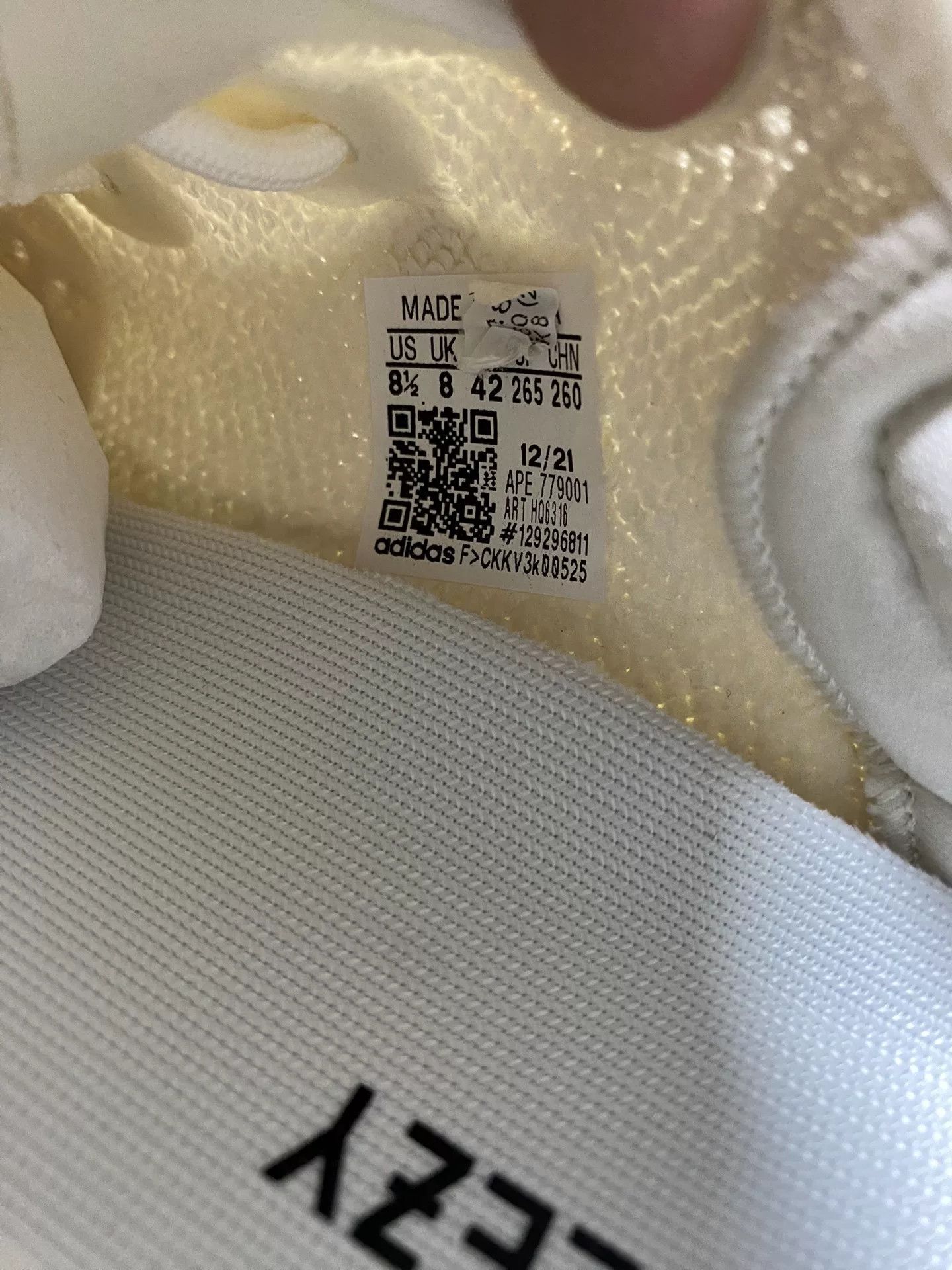 Adidas Adidas YEEZY350 White Lowtop Sneakers 35 Men Size US 5 / EU 37 - 3 Thumbnail