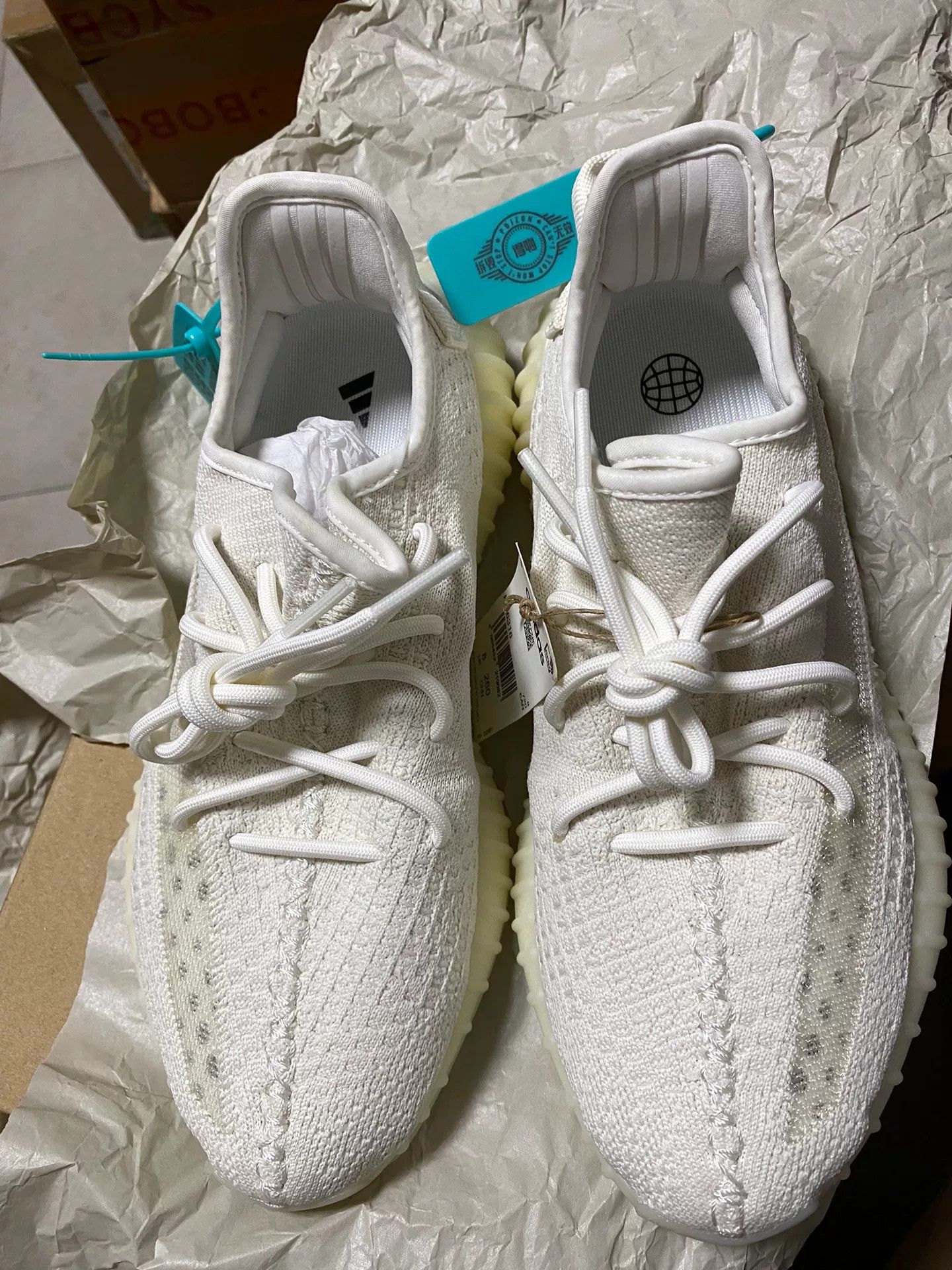 Adidas Adidas YEEZY350 White Lowtop Sneakers 35 Men Size US 5 / EU 37 - 7 Thumbnail