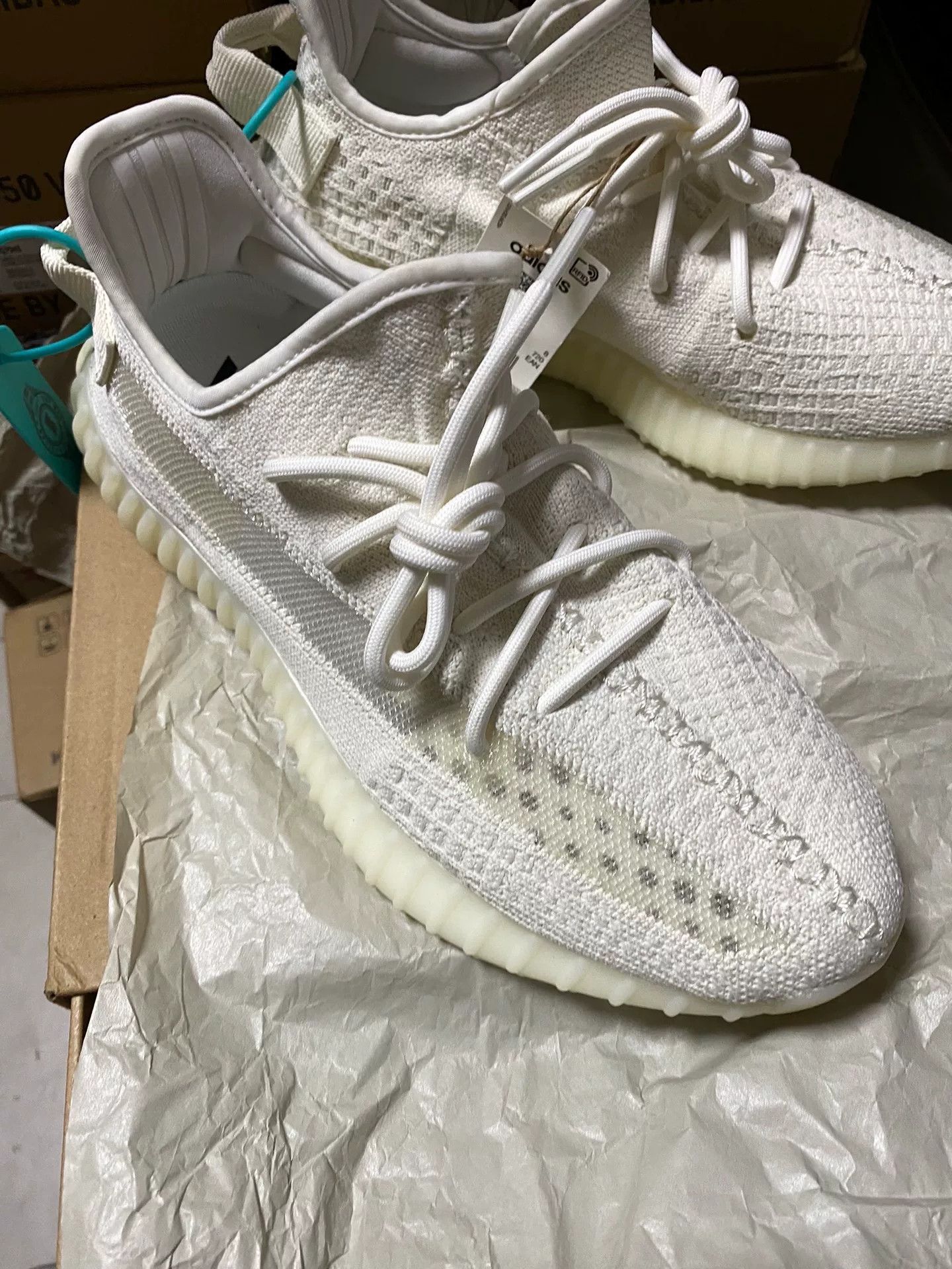 Adidas Adidas YEEZY350 White Lowtop Sneakers 35 Men Size US 5 / EU 37 - 2 Thumbnail