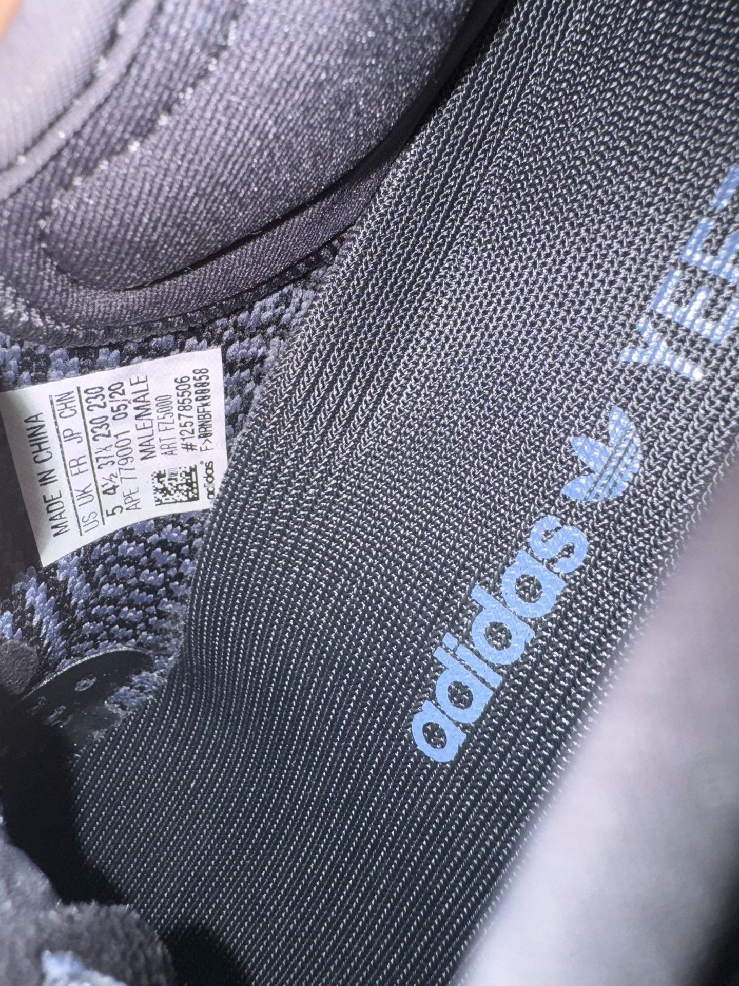 Adidas Adidas YEEZY350 Black Lowtop Sneakers 37 Men Size US 5 / EU 37 - 4 Thumbnail
