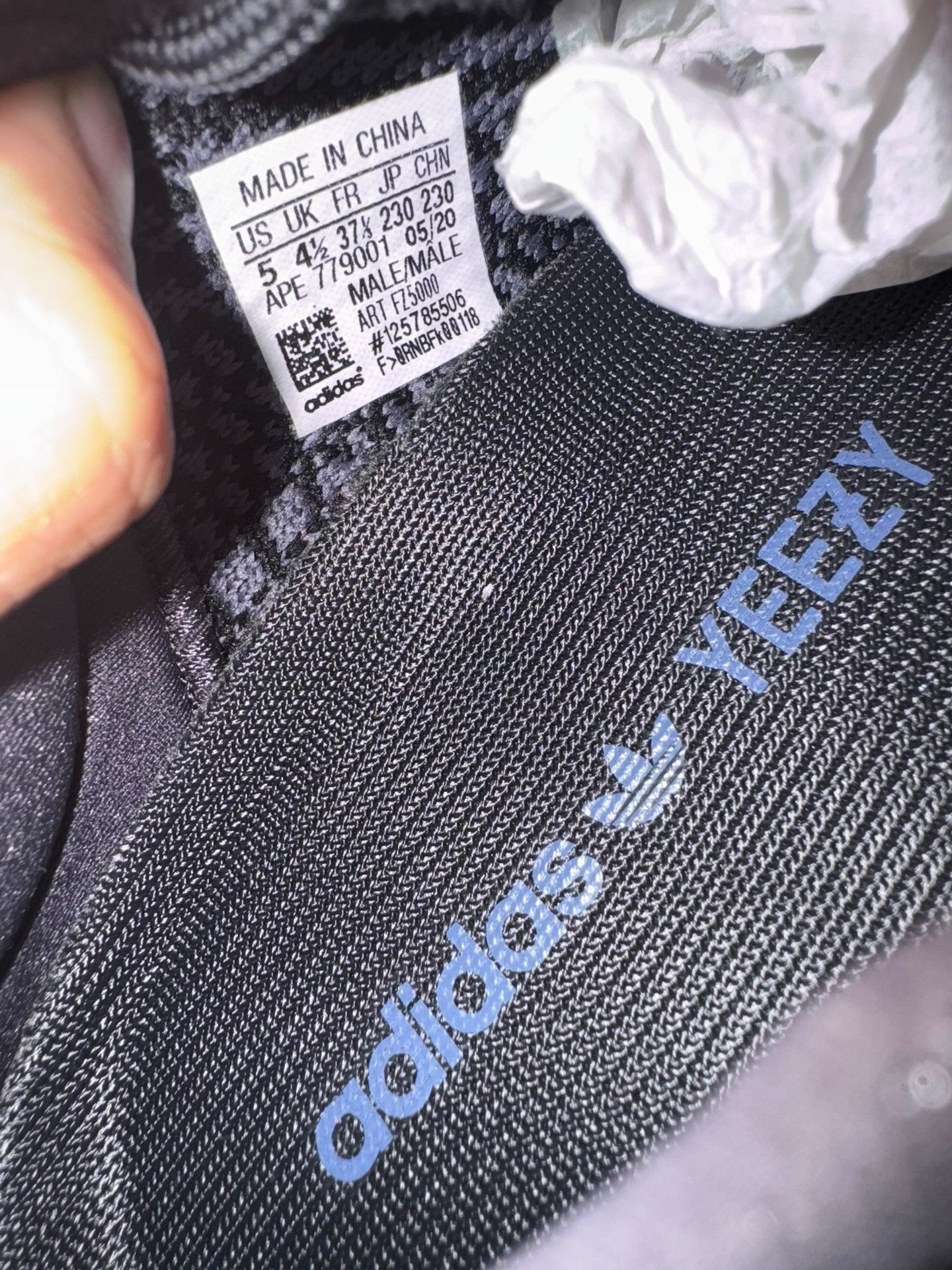 Adidas Adidas YEEZY350 Black Lowtop Sneakers 37 Men Size US 5 / EU 37 - 5 Thumbnail