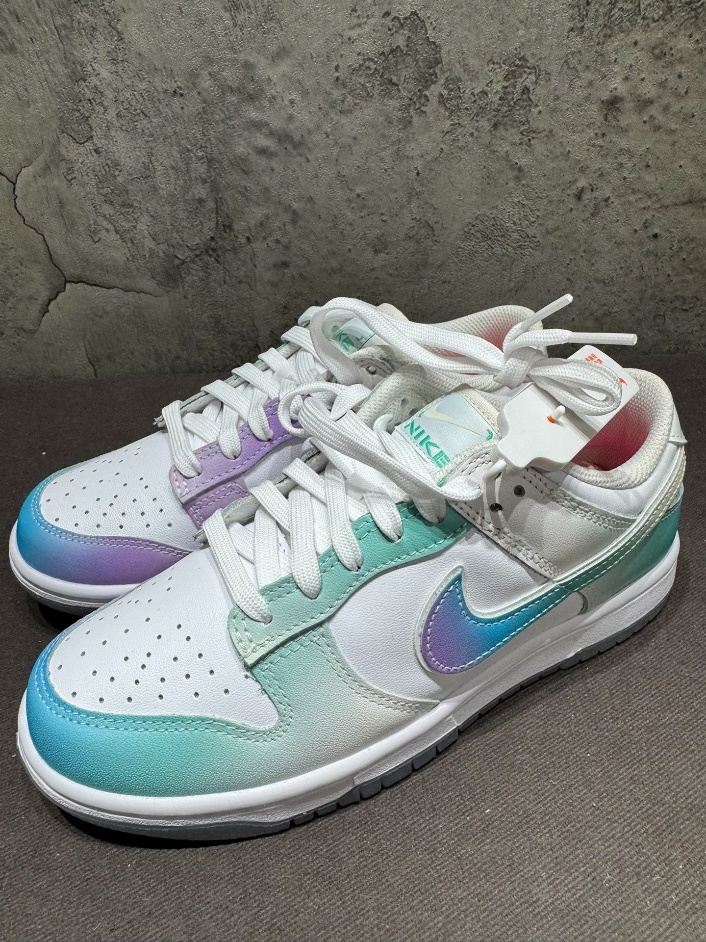 Nike Nike DUNK Gradient Blue Lowtop Sneakers 37 Women Size US 6.5 / IT 36.5 - 5 Thumbnail
