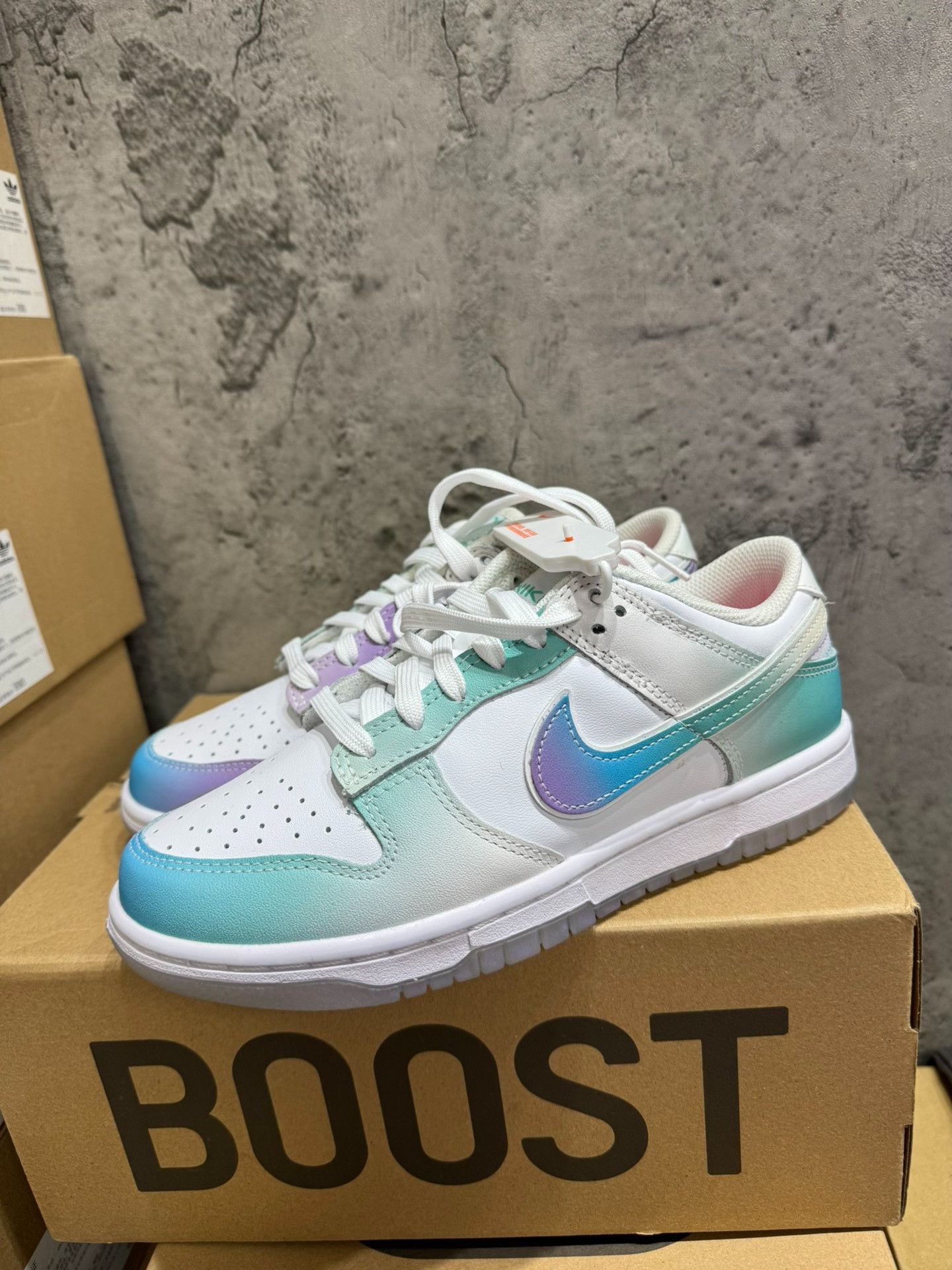Nike Nike DUNK Gradient Blue Lowtop Sneakers 37 Women Size US 6.5 / IT 36.5 - 9 Thumbnail