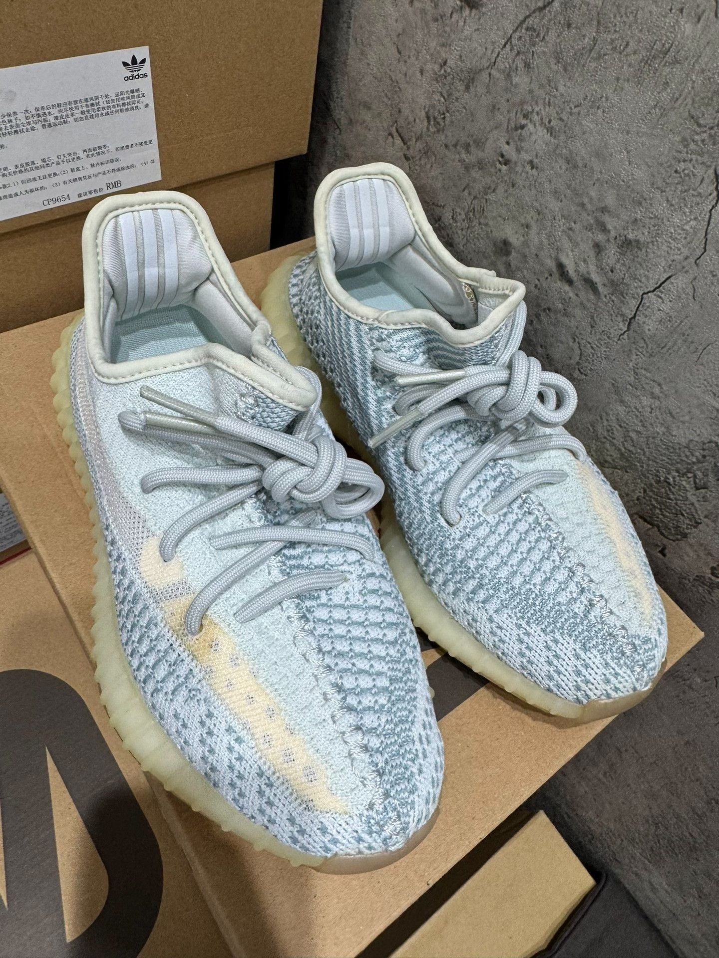 Adidas Adidas YEEZY350 White Lowtop Sneakers 37 Men Size US 5 / EU 37 - 7 Thumbnail