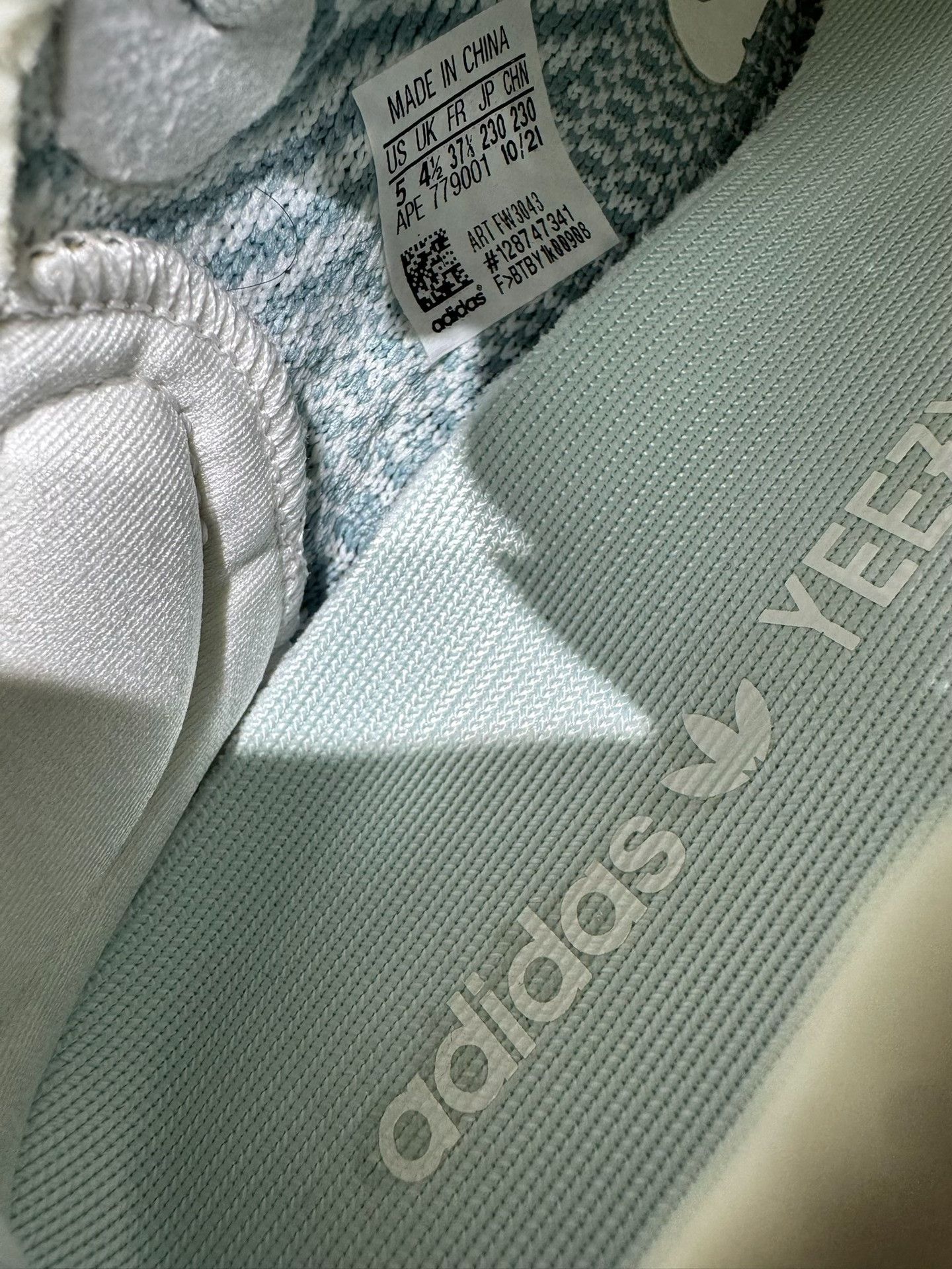 Adidas Adidas YEEZY350 White Lowtop Sneakers 37 Men Size US 5 / EU 37 - 5 Thumbnail