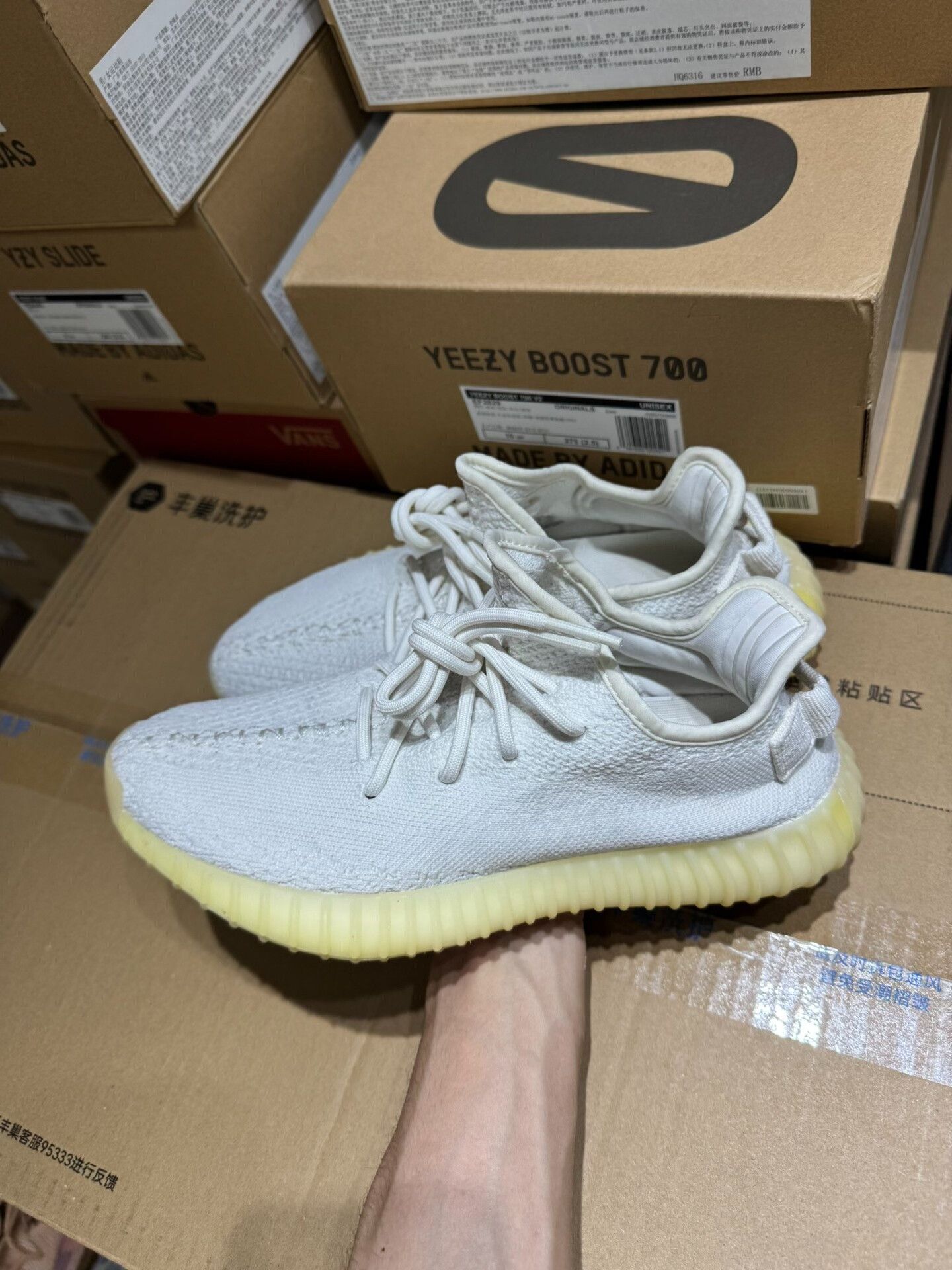 Adidas Adidas YEEZY350 White Lowtop Sneakers 39 Men Size US 6.5 / EU 39-40 - 2 Thumbnail