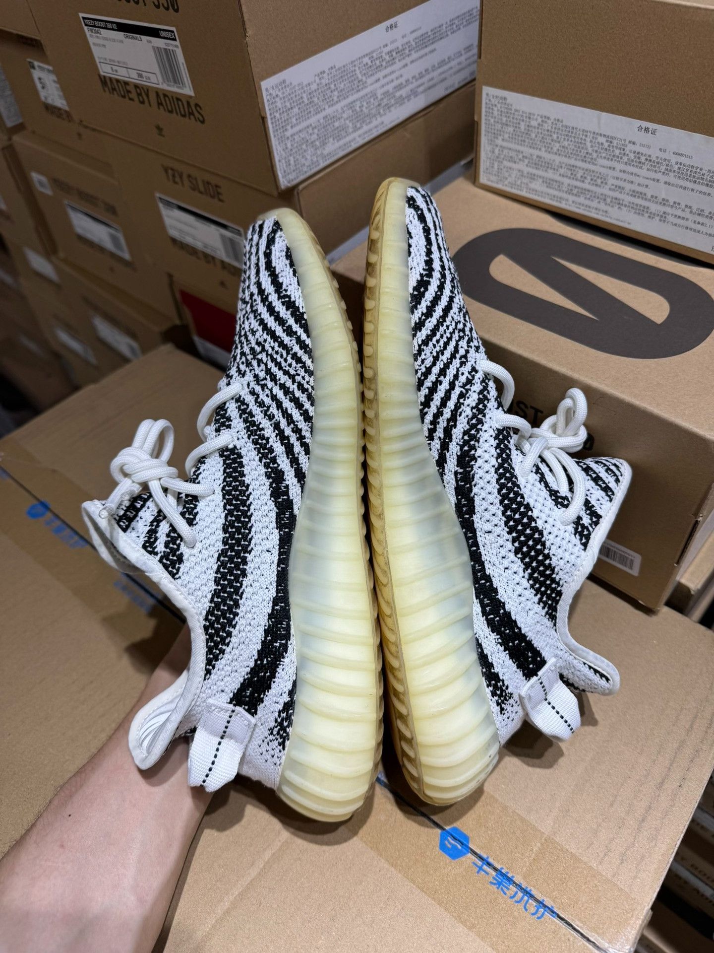 Adidas Adidas YEEZY350 White Lowtop Sneakers 9 Men Size US 9 / EU 42 - 5 Thumbnail