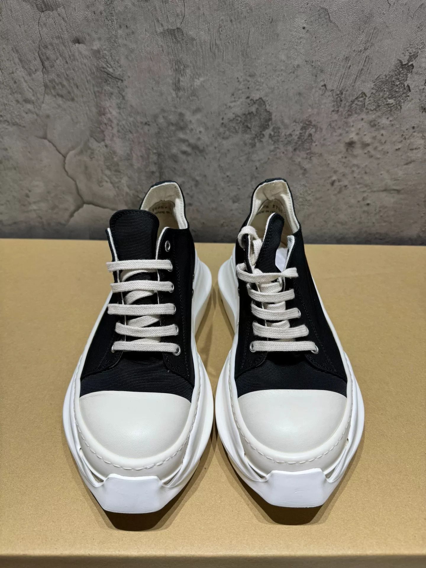 Rick Owens Rick Owens Black Lowtop Sneakers 37 Women Size US 6.5 / IT 36.5 - 2 Thumbnail