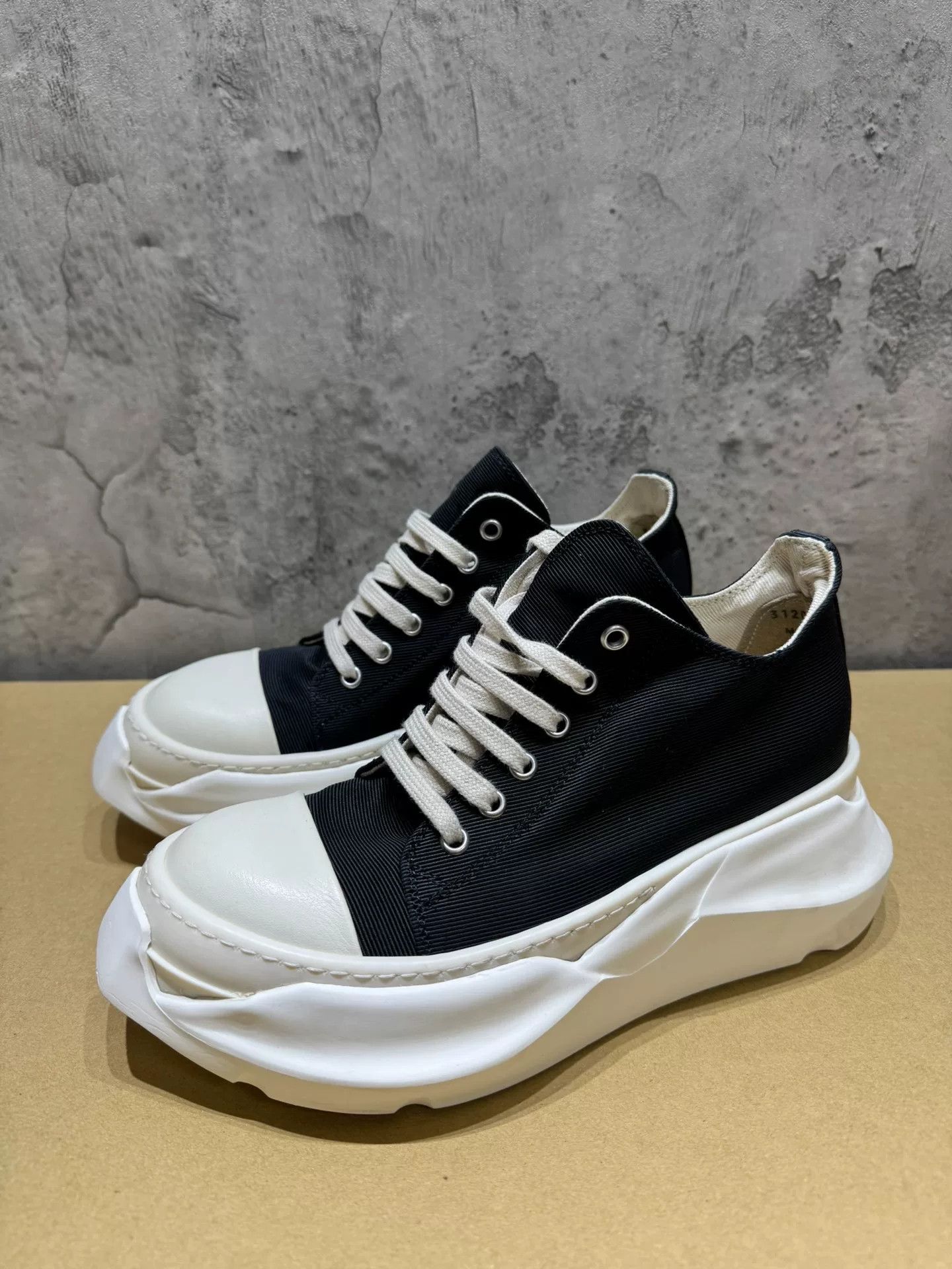 Rick Owens Rick Owens Black Lowtop Sneakers 37 Women Size US 6.5 / IT 36.5 - 5 Thumbnail