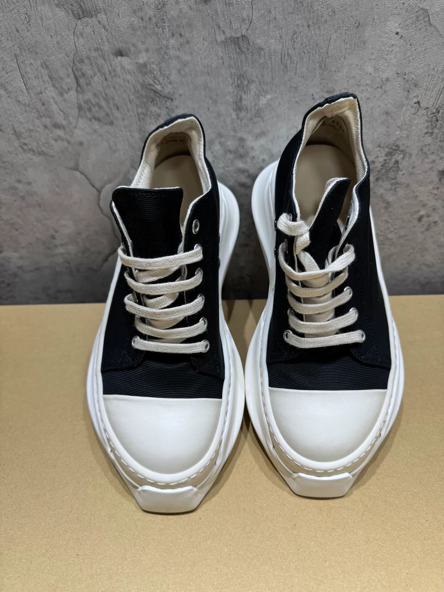 Rick Owens Rick Owens Black Lowtop Sneakers 37 Women Size US 6.5 / IT 36.5 - 6 Thumbnail
