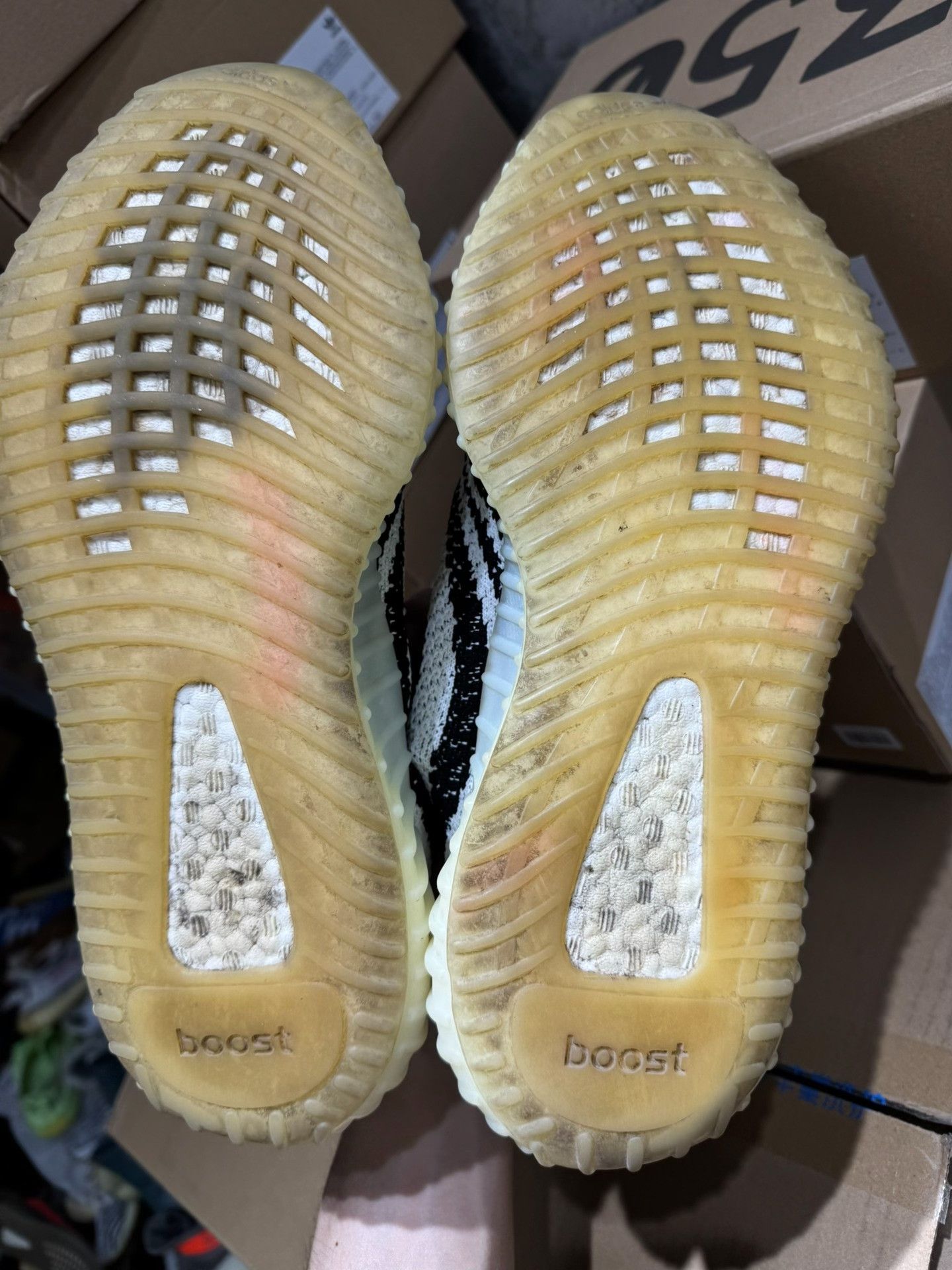 Adidas Adidas YEEZY350 White Lowtop Sneakers 10 Men Size US 10 / EU 43 - 9 Thumbnail