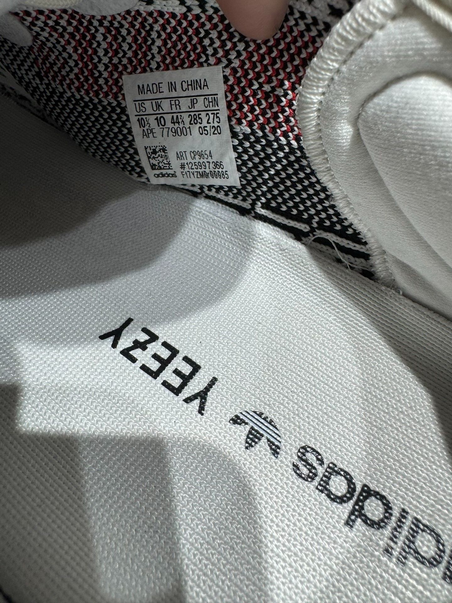 Adidas Adidas YEEZY350 White Lowtop Sneakers 10 Men Size US 10 / EU 43 - 7 Thumbnail