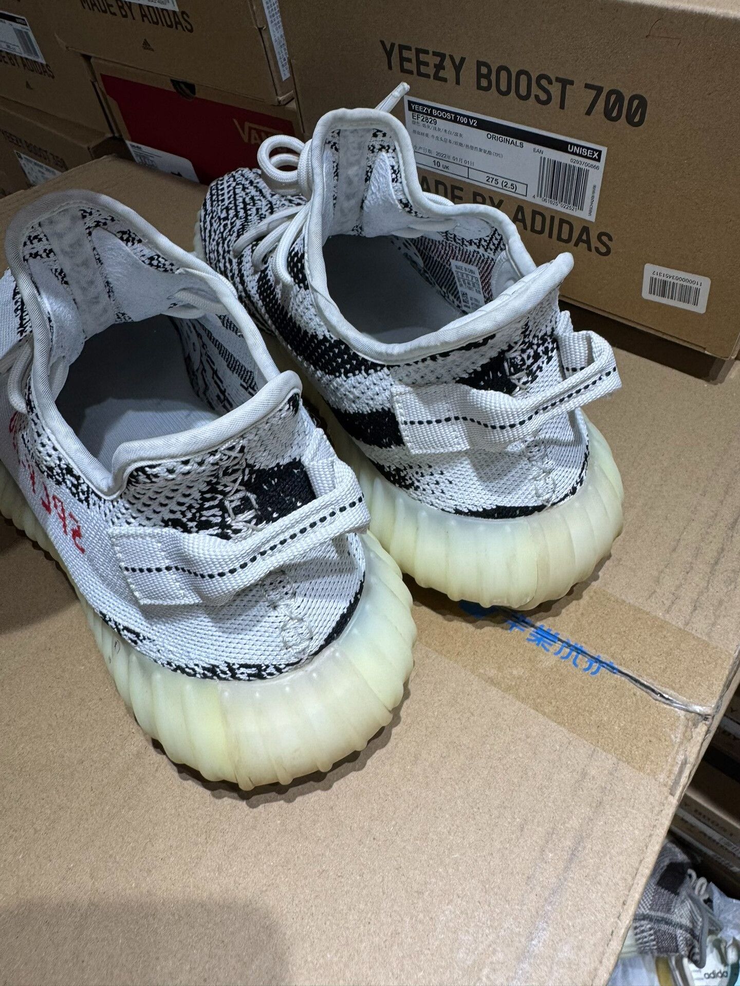 Adidas Adidas YEEZY350 White Lowtop Sneakers 10 Men Size US 10 / EU 43 - 4 Thumbnail