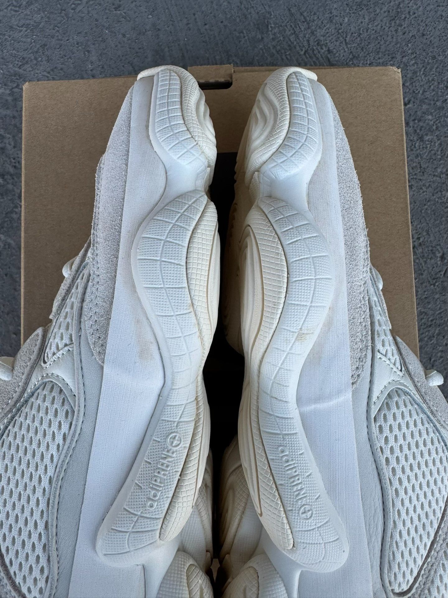 Adidas Adidas YEEZY500 White Lowtop Sneakers 9 Men Size US 9 / EU 42 - 7 Thumbnail