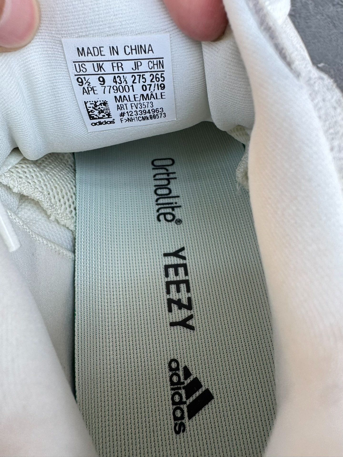 Adidas Adidas YEEZY500 White Lowtop Sneakers 9 Men Size US 9 / EU 42 - 8 Thumbnail