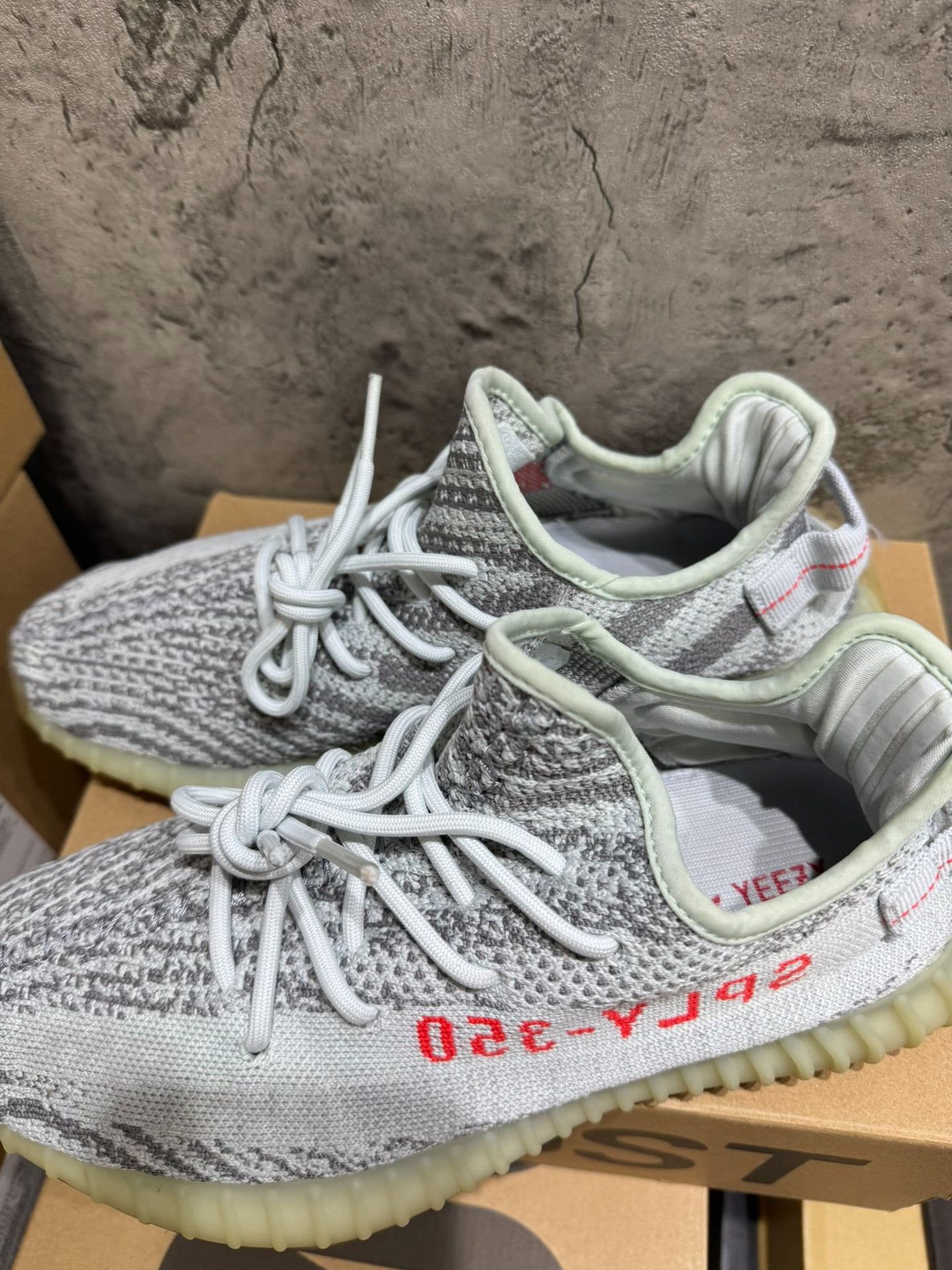 Yeezy Yeezy Blue Lowtop Sneakers 42 Men Size US 9 / EU 42 - 7 Thumbnail