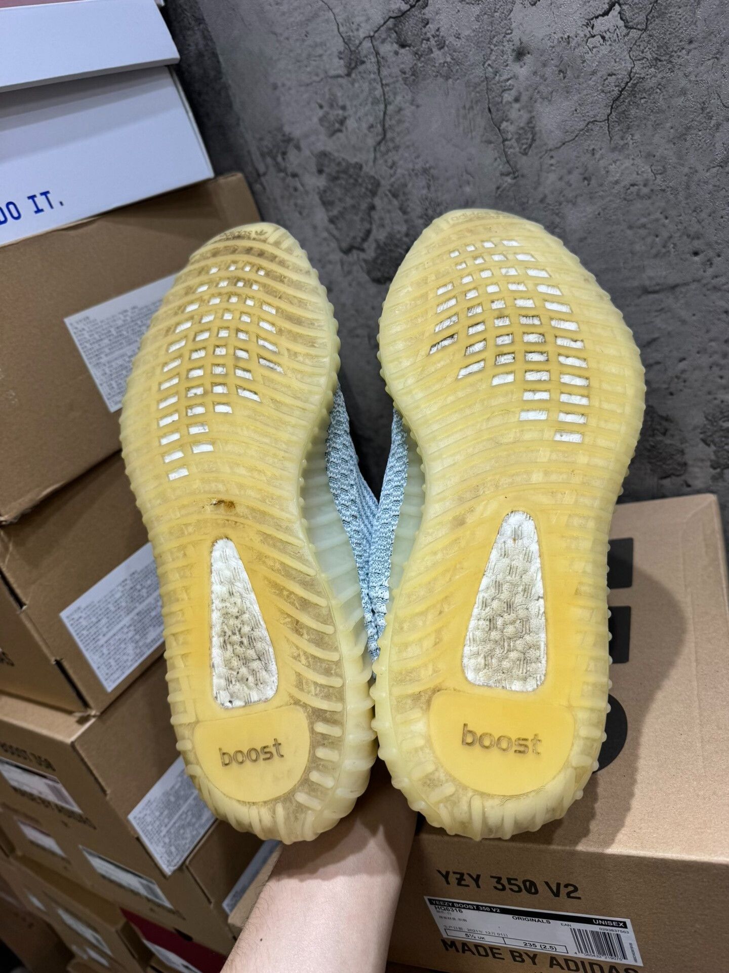 Adidas Adidas YEEZY350 White Lowtop Sneakers 9 Men Size US 9 / EU 42 - 6 Thumbnail