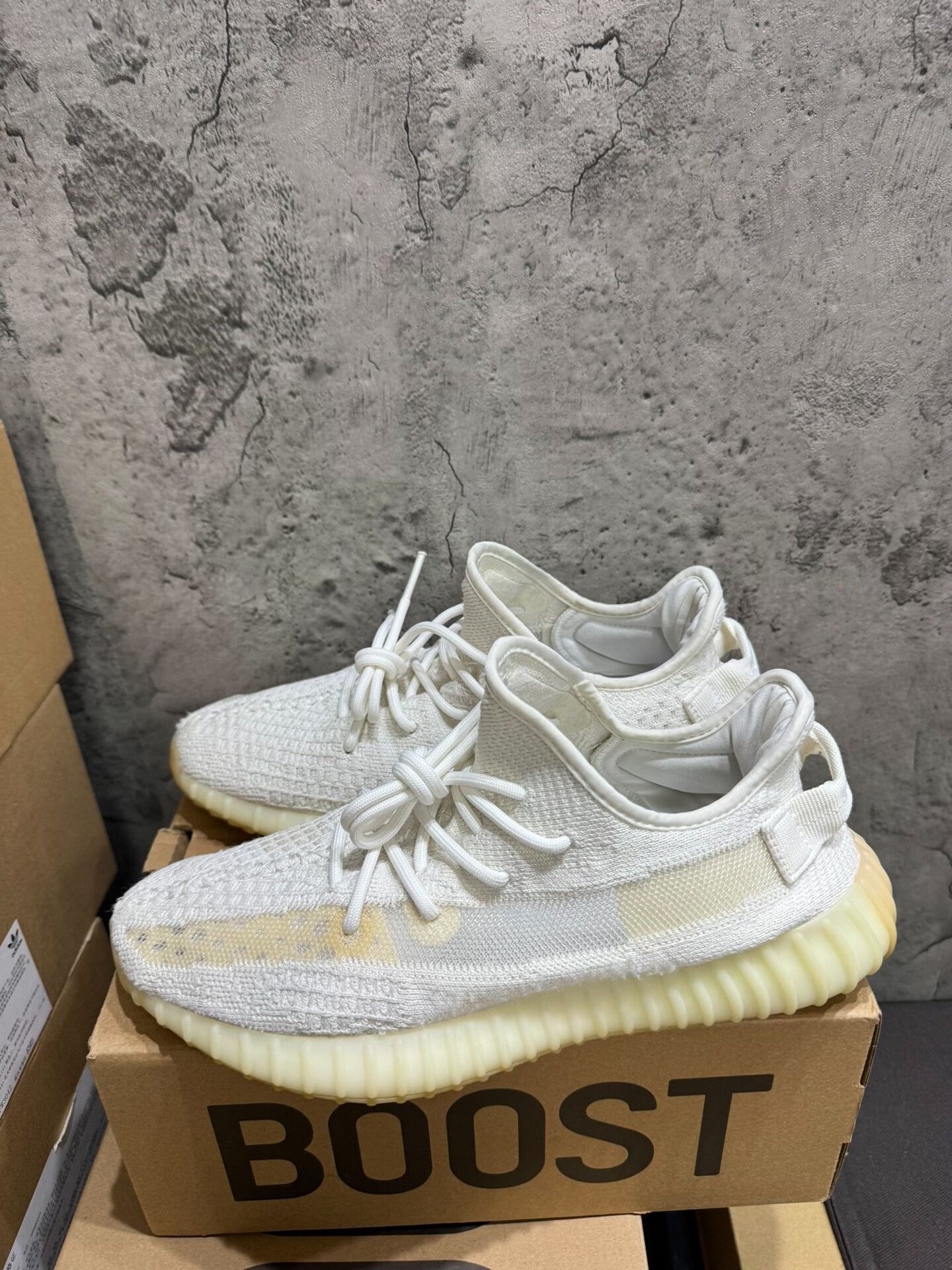 Adidas Adidas YEEZY350 White Lowtop Sneakers 9 Men Size US 9 / EU 42 - 8 Thumbnail