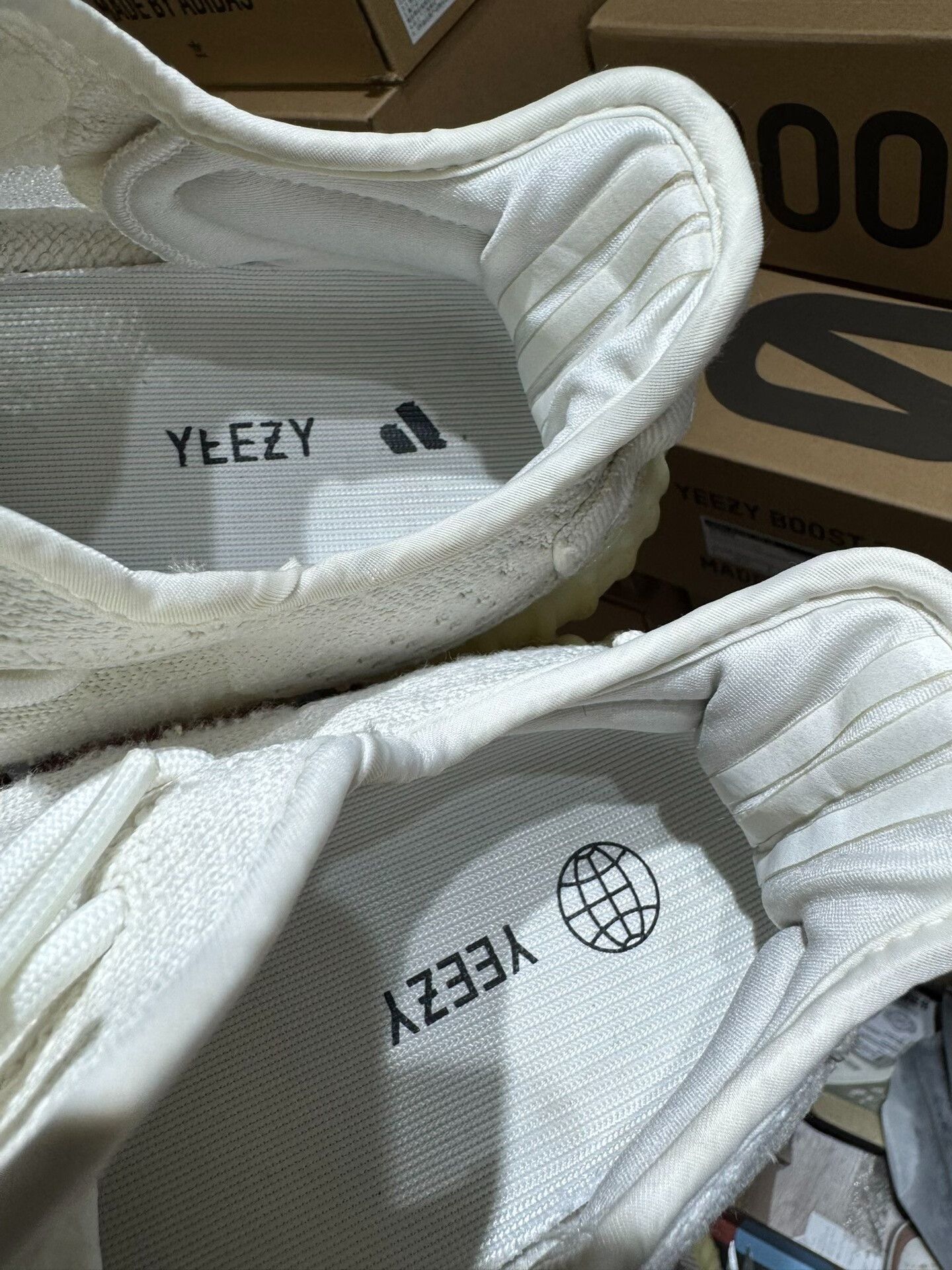 Adidas Adidas YEEZY350 White Lowtop Sneakers 9 Men Size US 9 / EU 42 - 3 Thumbnail