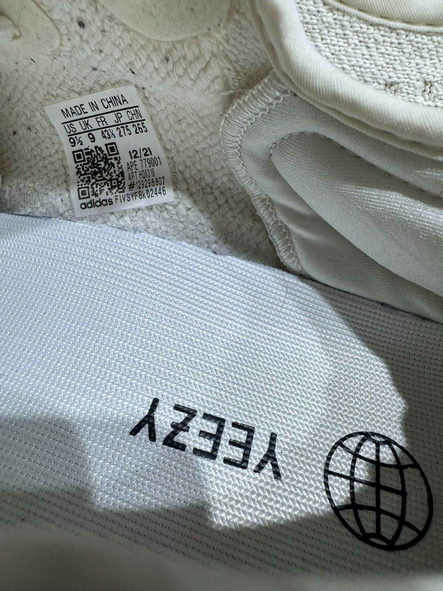 Adidas Adidas YEEZY350 White Lowtop Sneakers 9 Men Size US 9 / EU 42 - 7 Thumbnail
