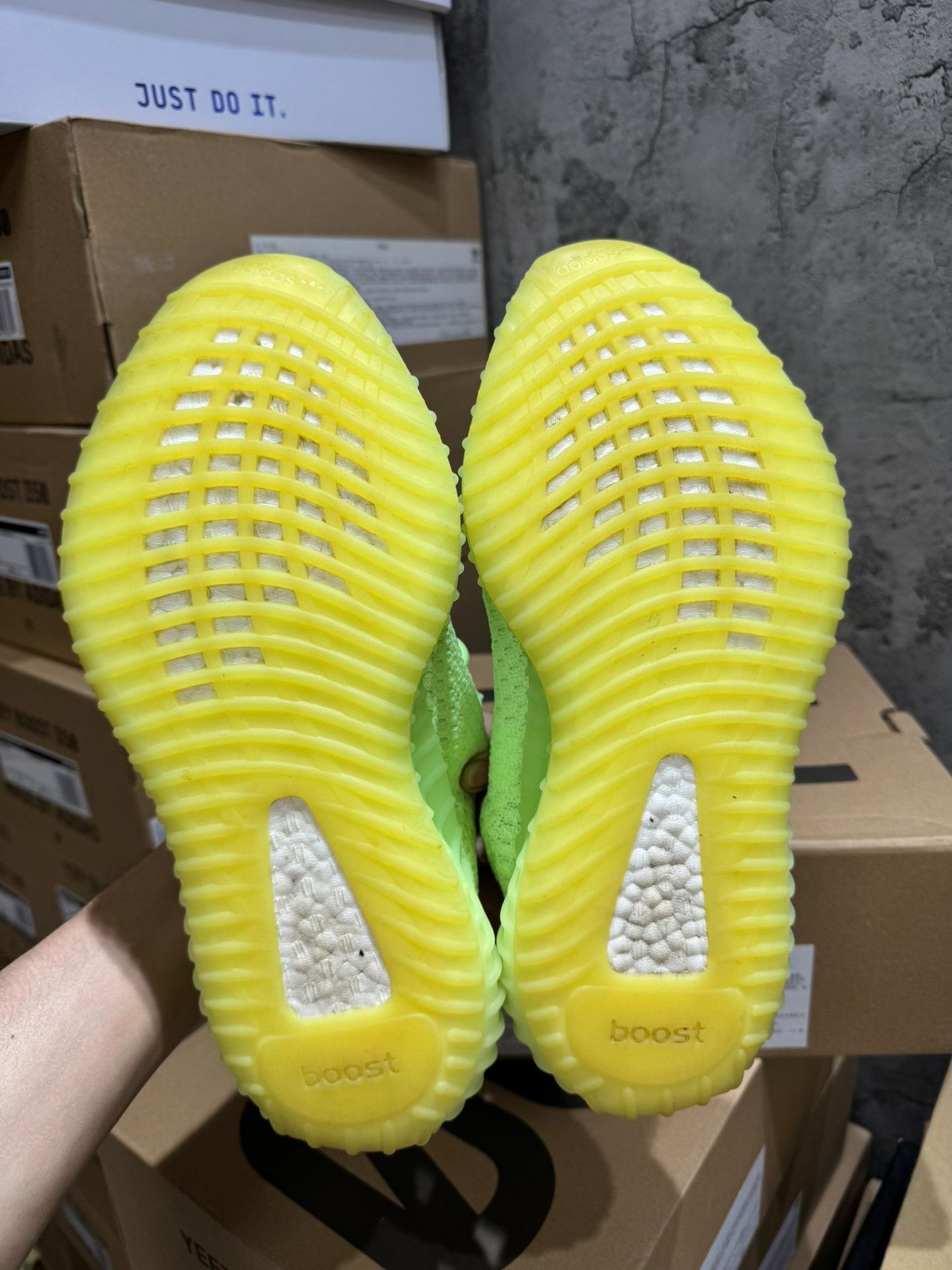Adidas Adidas YEEZY350 Glow Green Lowtop Sneakers 40 Men Size US 7.5 / EU 40-41 - 4 Thumbnail