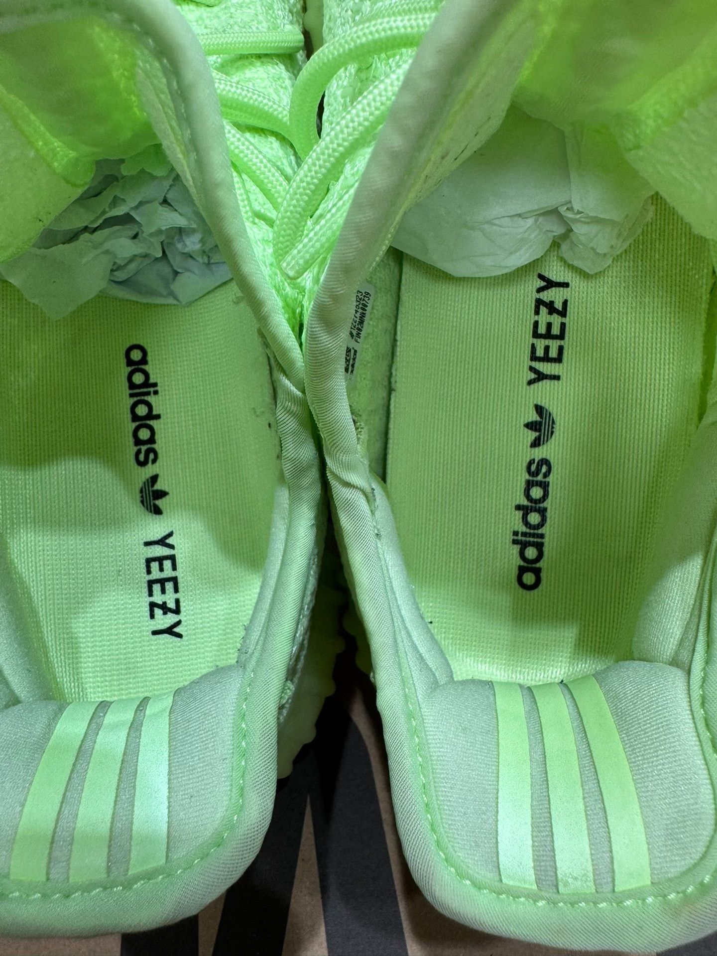 Adidas Adidas YEEZY350 Glow Green Lowtop Sneakers 40 Men Size US 7.5 / EU 40-41 - 7 Thumbnail