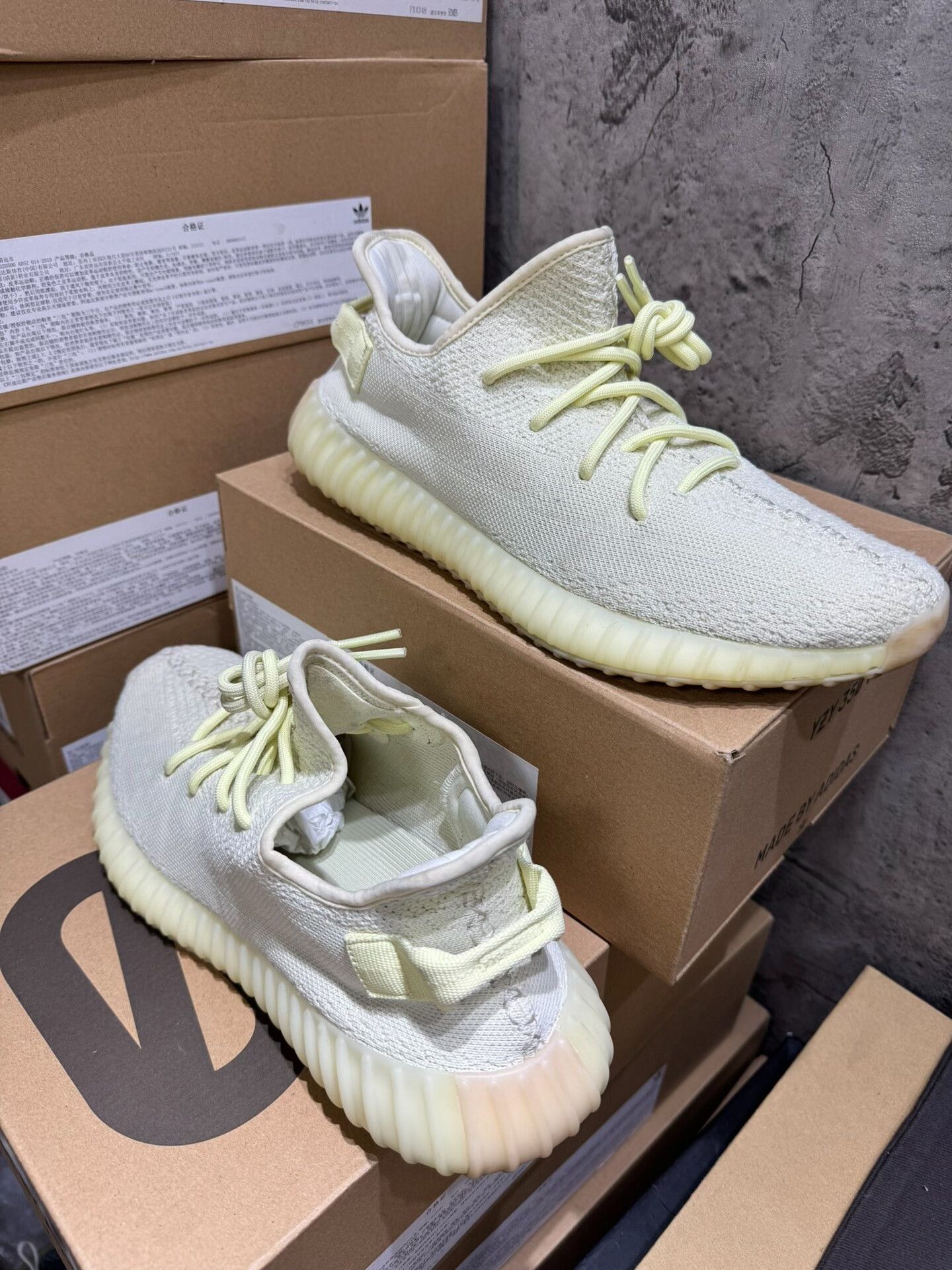 Adidas Adidas YEEZY350 Yellow Lowtop Sneakers 10.5 Men Size US 10.5 / EU 43-44 - 6 Thumbnail