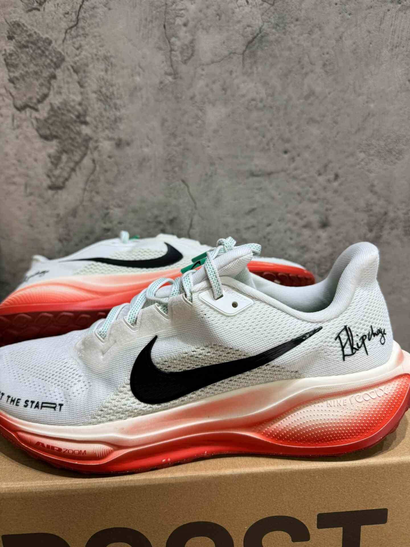 Nike Nike Red Lowtop Sneakers 41 Men Size US 8.5 / EU 41-42 - 4 Thumbnail