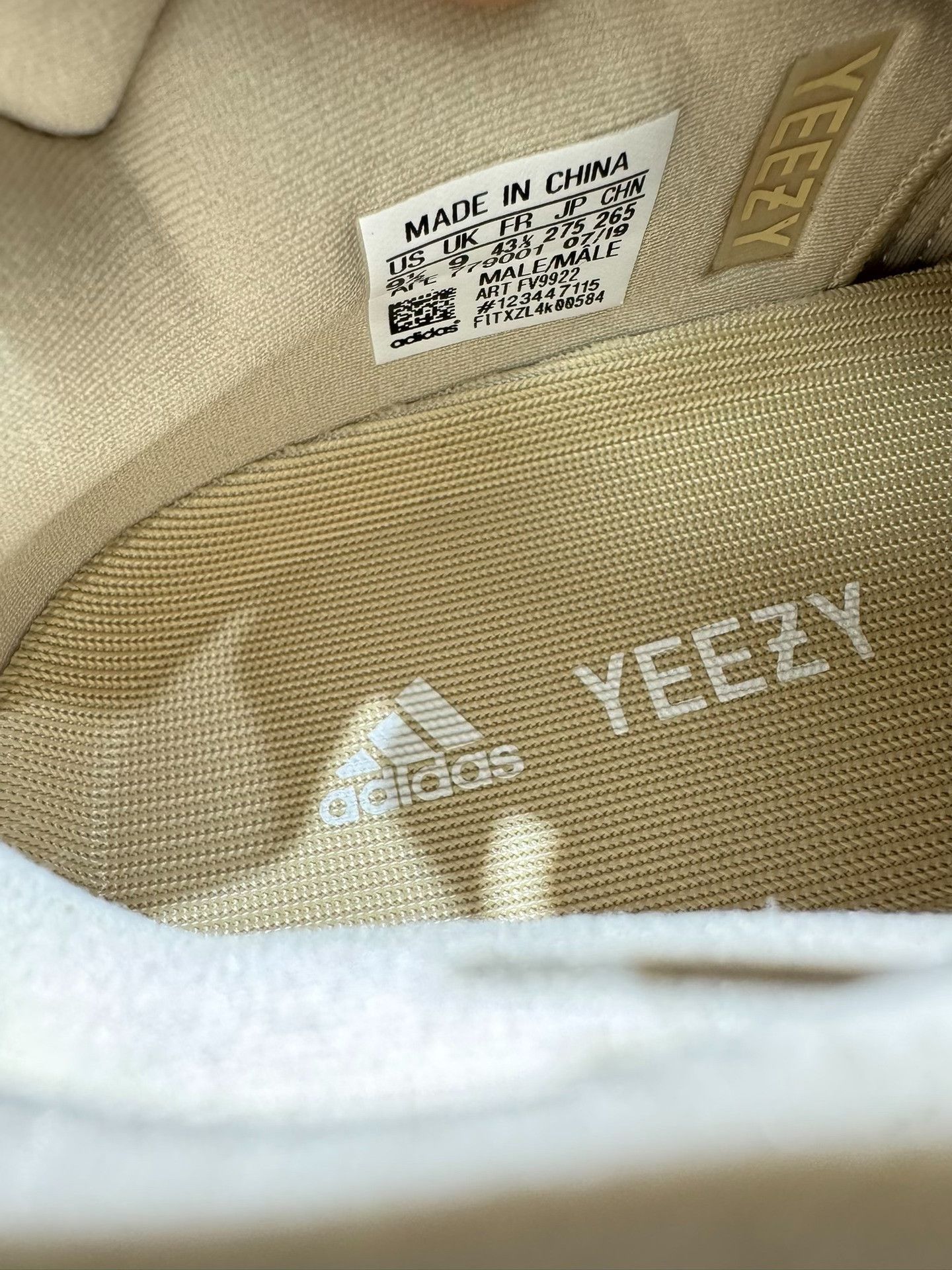 Adidas Adidas YEEZY700 Lowtop Sneakers 42 Men Size US 9 / EU 42 - 5 Thumbnail