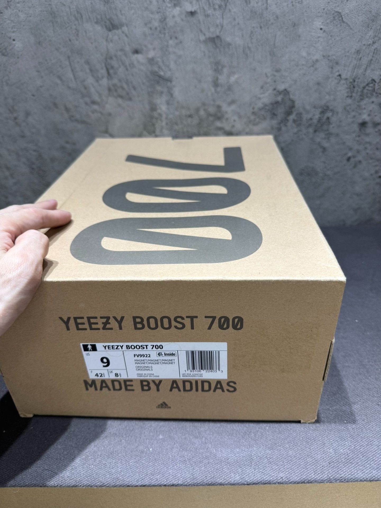Adidas Adidas YEEZY700 Lowtop Sneakers 42 Men Size US 9 / EU 42 - 9 Thumbnail