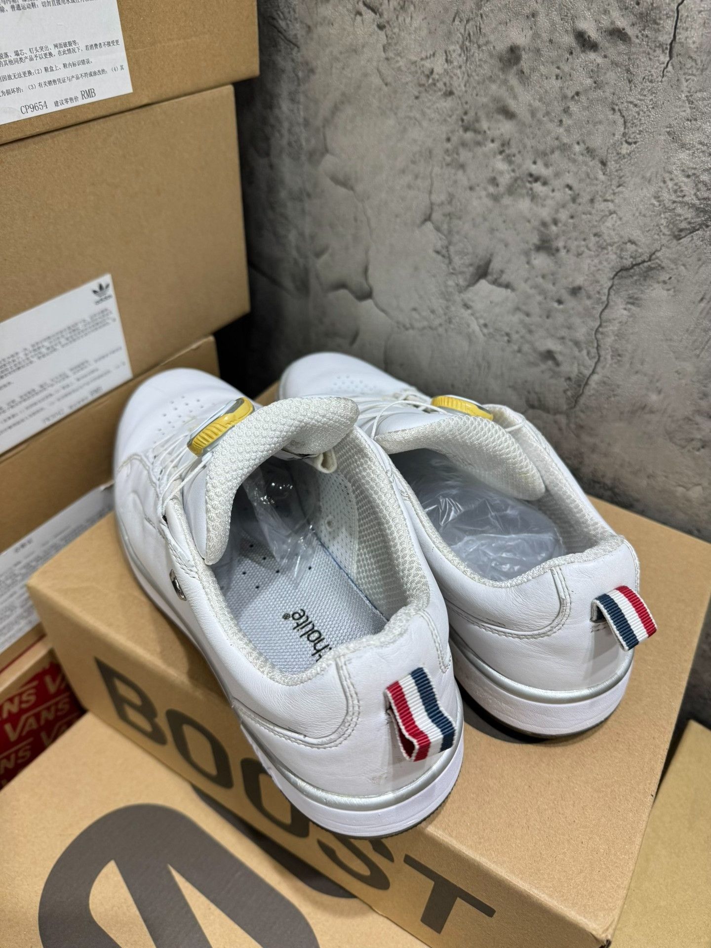 Other Training White Hoodie M Men Size US M / EU 48-50 / 2 - 3 Thumbnail