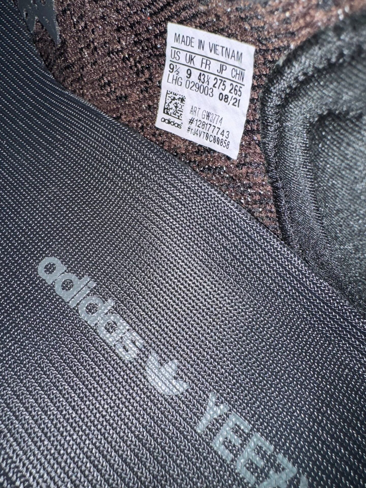 Adidas Adidas YEEZY350 Black Lowtop Sneakers 9 Men Size US 9 / EU 42 - 3 Thumbnail