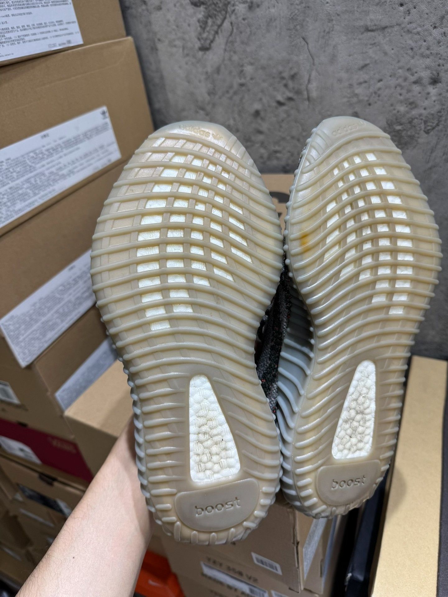 Adidas Adidas YEEZY350 Gray Lowtop Sneakers 41 Men Size US 8.5 / EU 41-42 - 4 Thumbnail