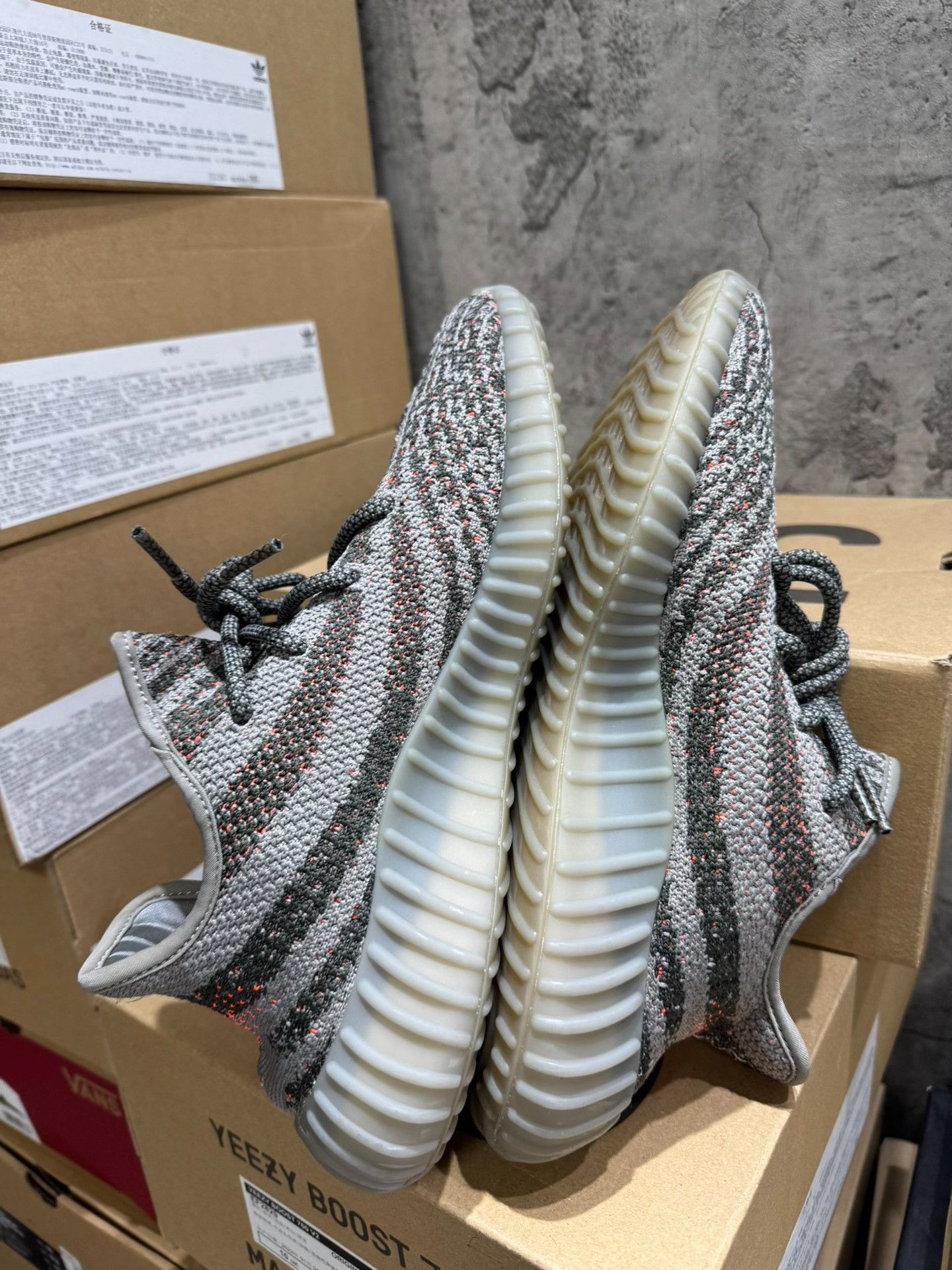 Adidas Adidas YEEZY350 Gray Lowtop Sneakers 41 Men Size US 8.5 / EU 41-42 - 8 Thumbnail