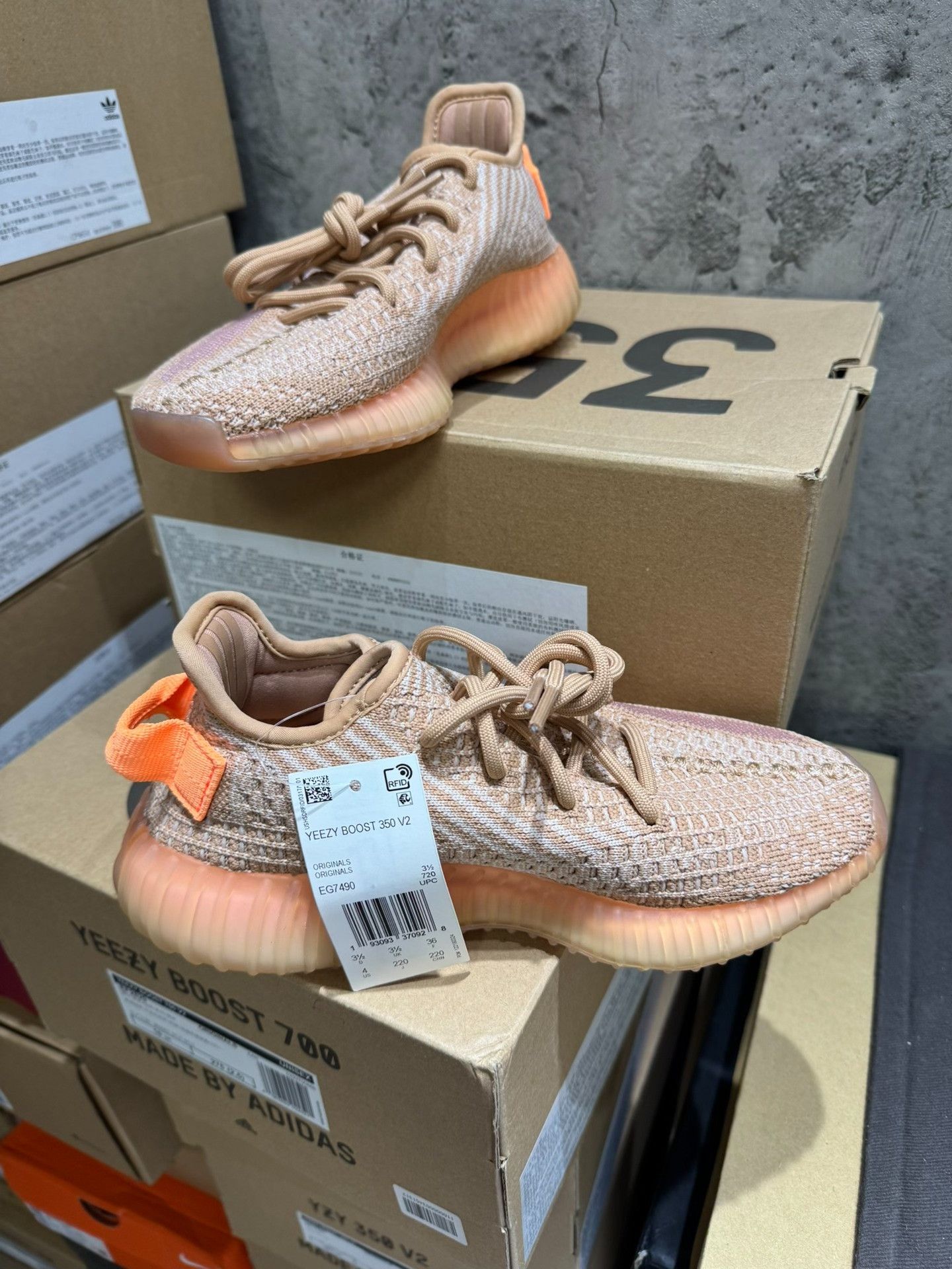 Yeezy Yeezy Limited Lowtop Sneakers 36 Men Size US 5 / EU 37 - 4 Thumbnail