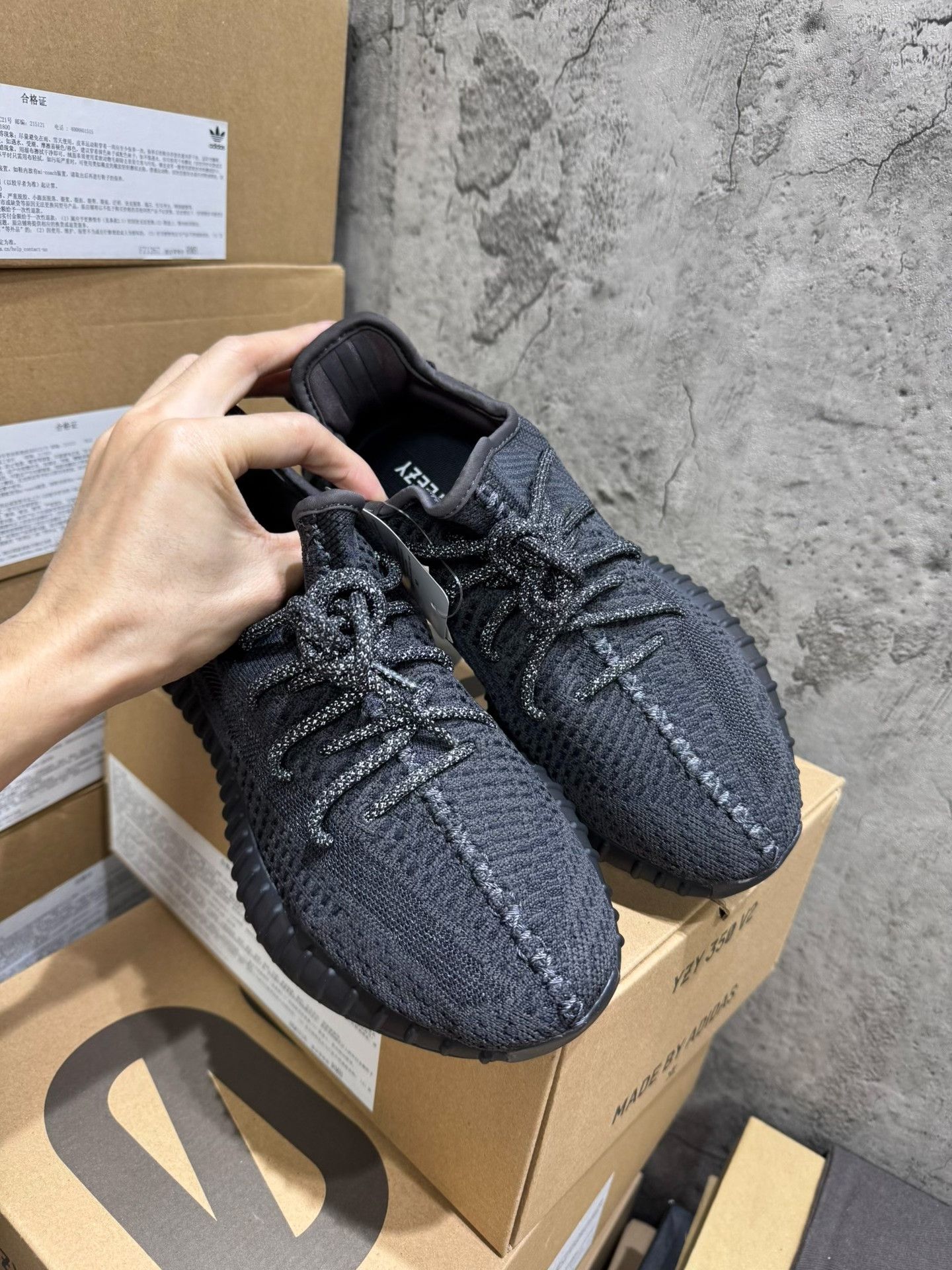 Adidas Adidas YEEZY350 Black Lowtop Sneakers 40 Men Size US 7.5 / EU 40-41 - 8 Thumbnail