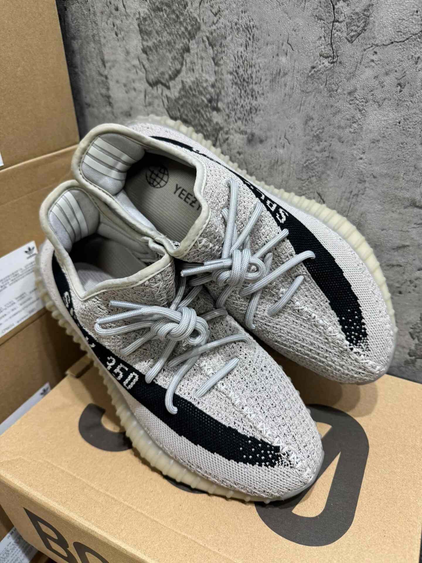 Adidas Adidas Gray Lowtop Sneakers 41 Men Size US 8.5 / EU 41-42 - 3 Thumbnail