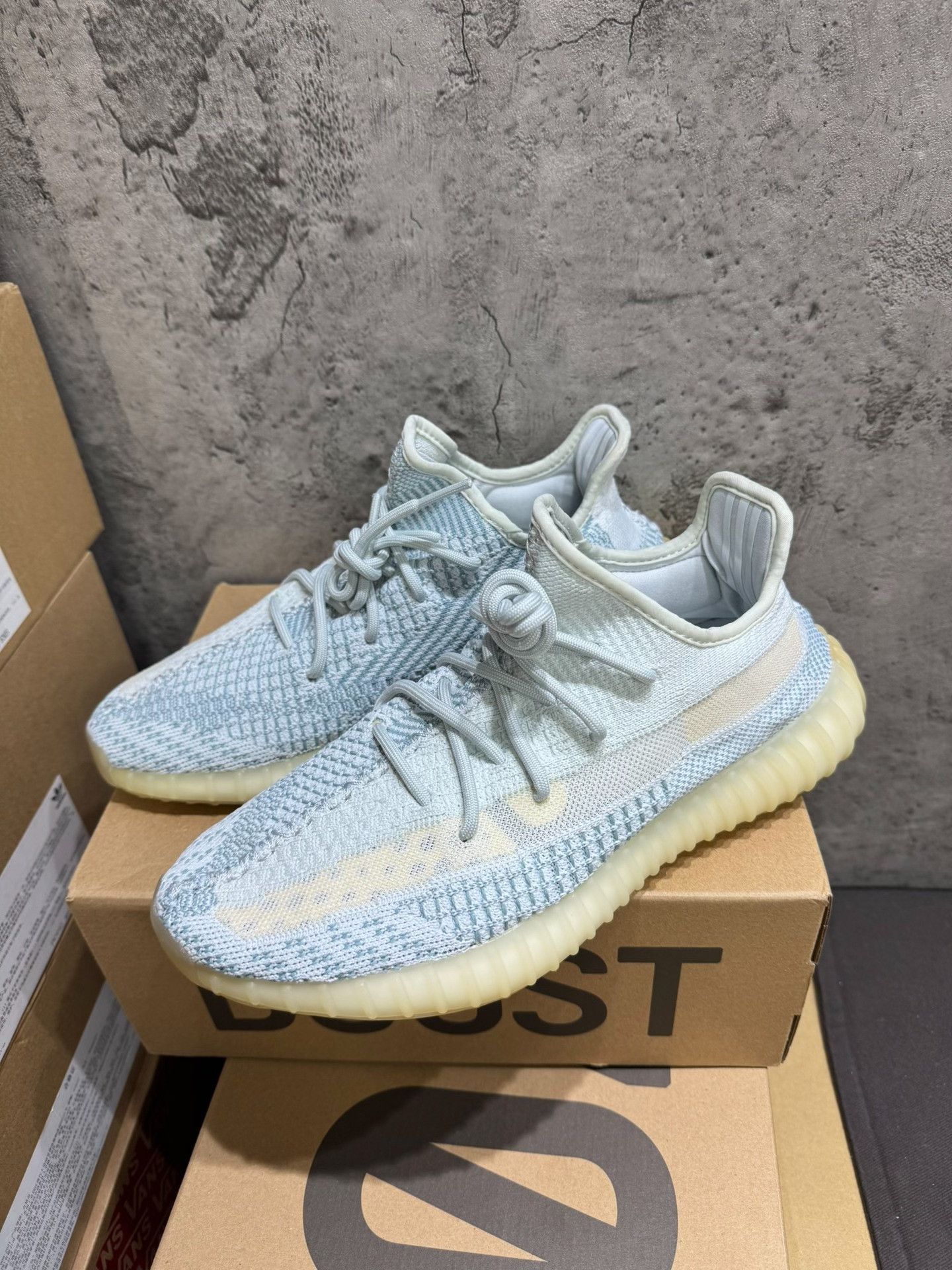 Adidas Adidas YEEZY350 White Lowtop Sneakers 9 Men Size US 9 / EU 42 - 2 Thumbnail