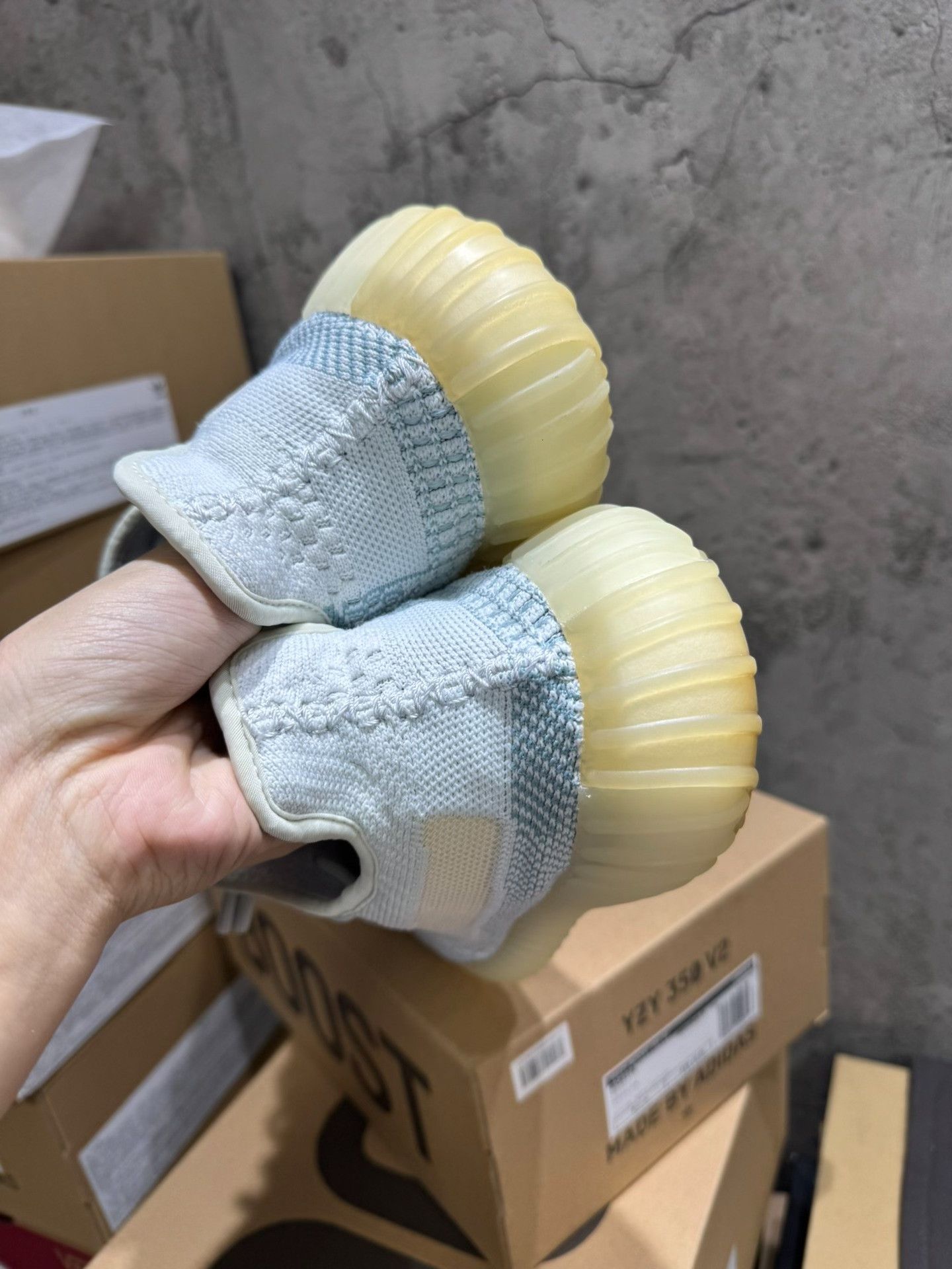 Adidas Adidas YEEZY350 White Lowtop Sneakers 9 Men Size US 9 / EU 42 - 5 Thumbnail