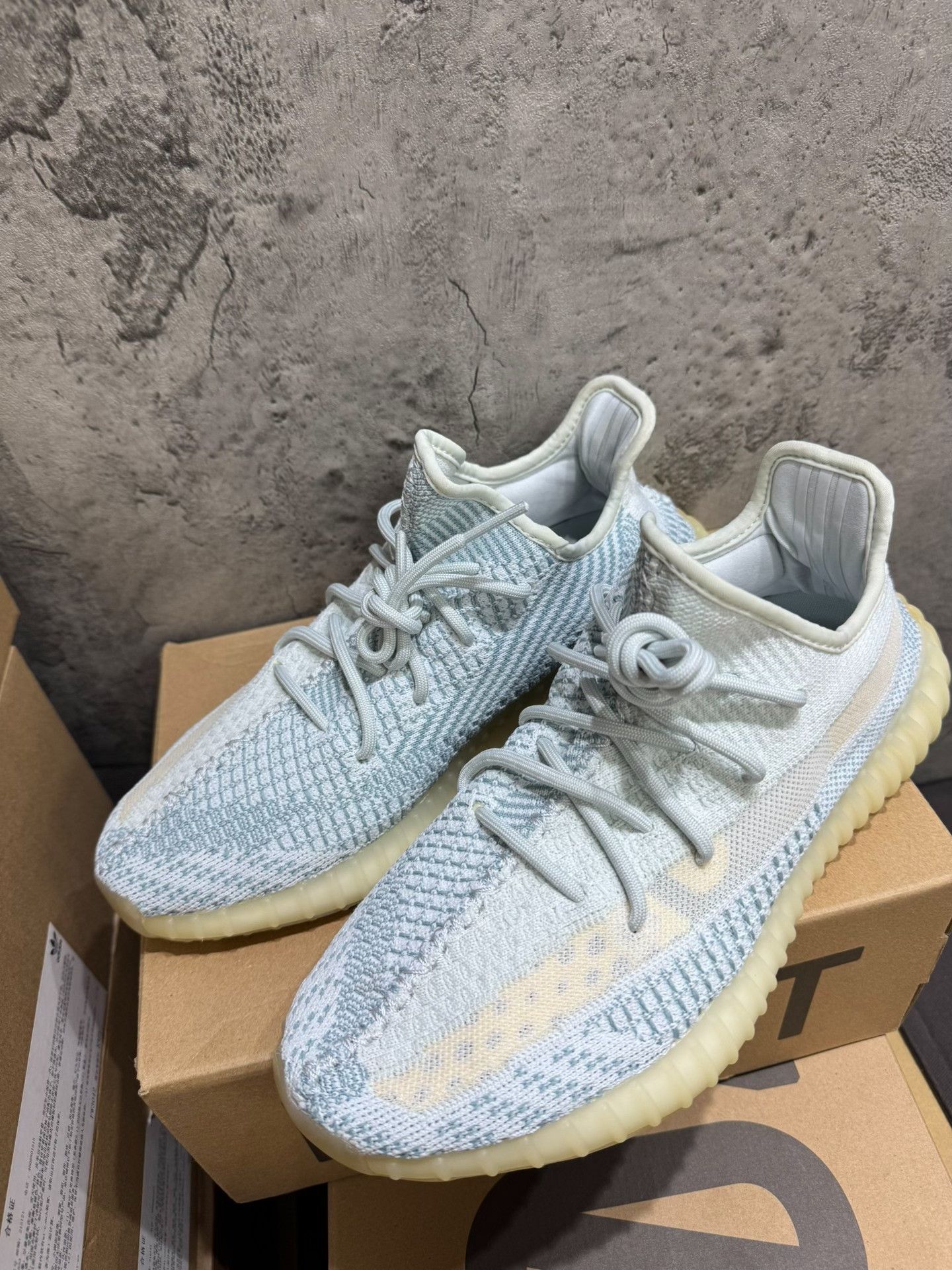 Adidas Adidas YEEZY350 White Lowtop Sneakers 9 Men Size US 9 / EU 42 - 3 Thumbnail