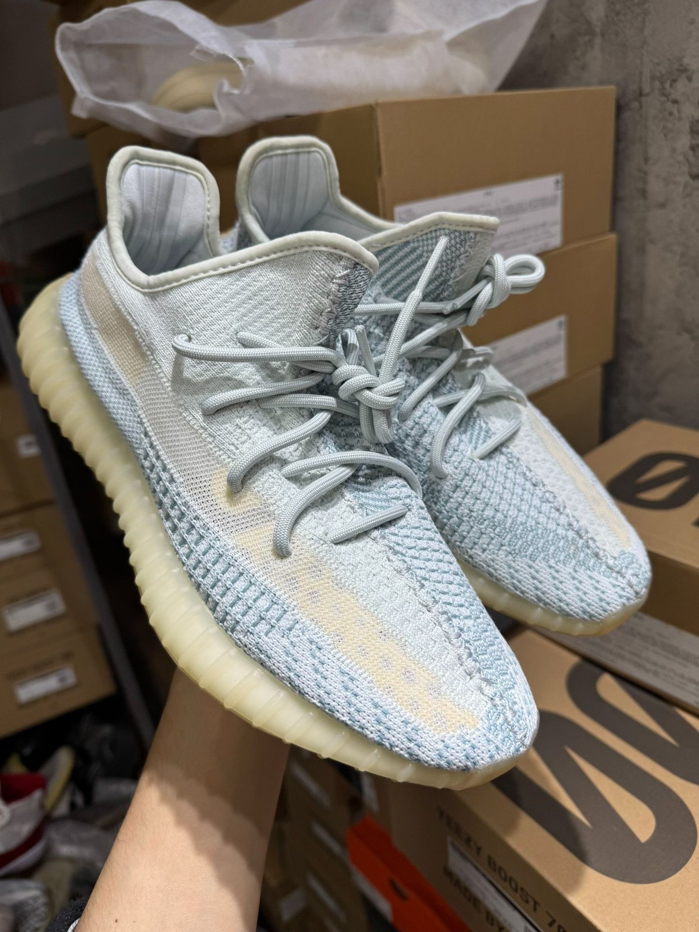 Adidas Adidas YEEZY350 White Lowtop Sneakers 9 Men Size US 9 / EU 42 - 6 Thumbnail