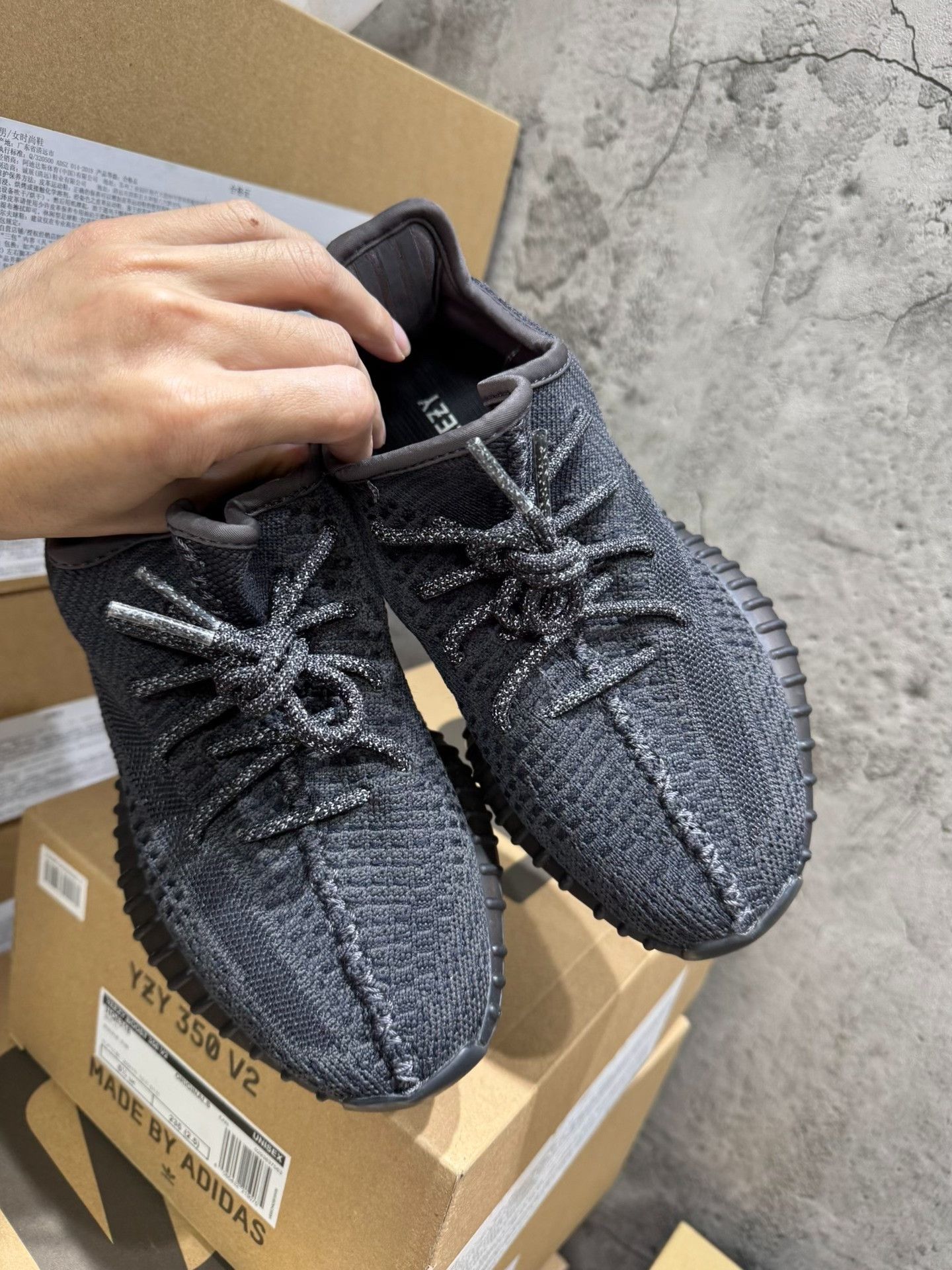 Adidas Adidas YEEZY350 Black Lowtop Sneakers 35 Men Size US 5 / EU 37 - 6 Thumbnail