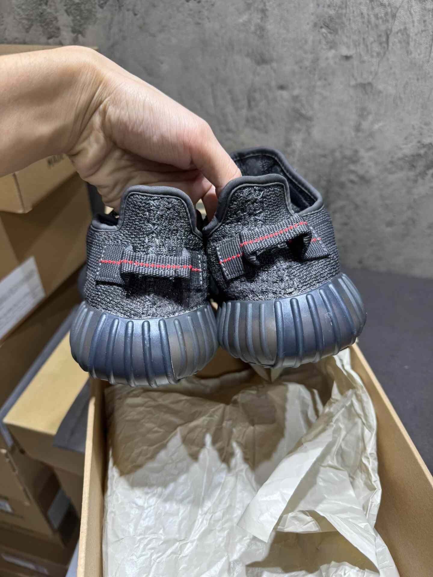 Yeezy Yeezy Black Lowtop Sneakers 36 Men Size US 5 / EU 37 - 7 Thumbnail