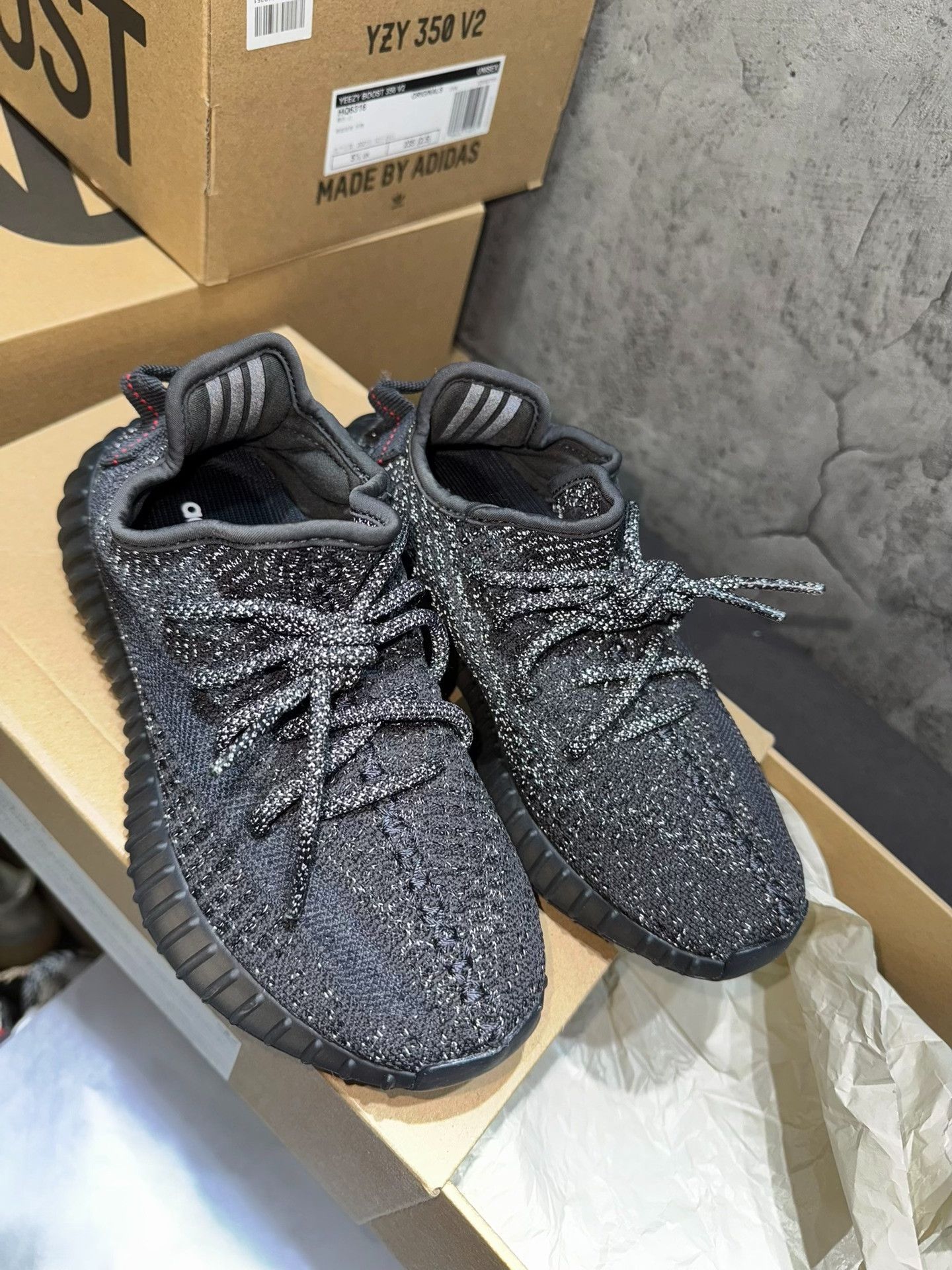 Yeezy Yeezy Black Lowtop Sneakers 36 Men Size US 5 / EU 37 - 4 Thumbnail