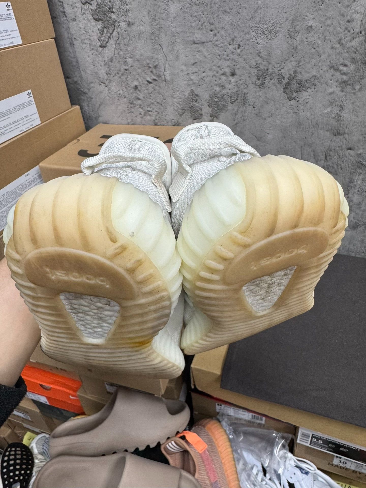 Adidas Adidas YEEZY350 White Lowtop Sneakers 35 Men Size US 5 / EU 37 - 5 Thumbnail