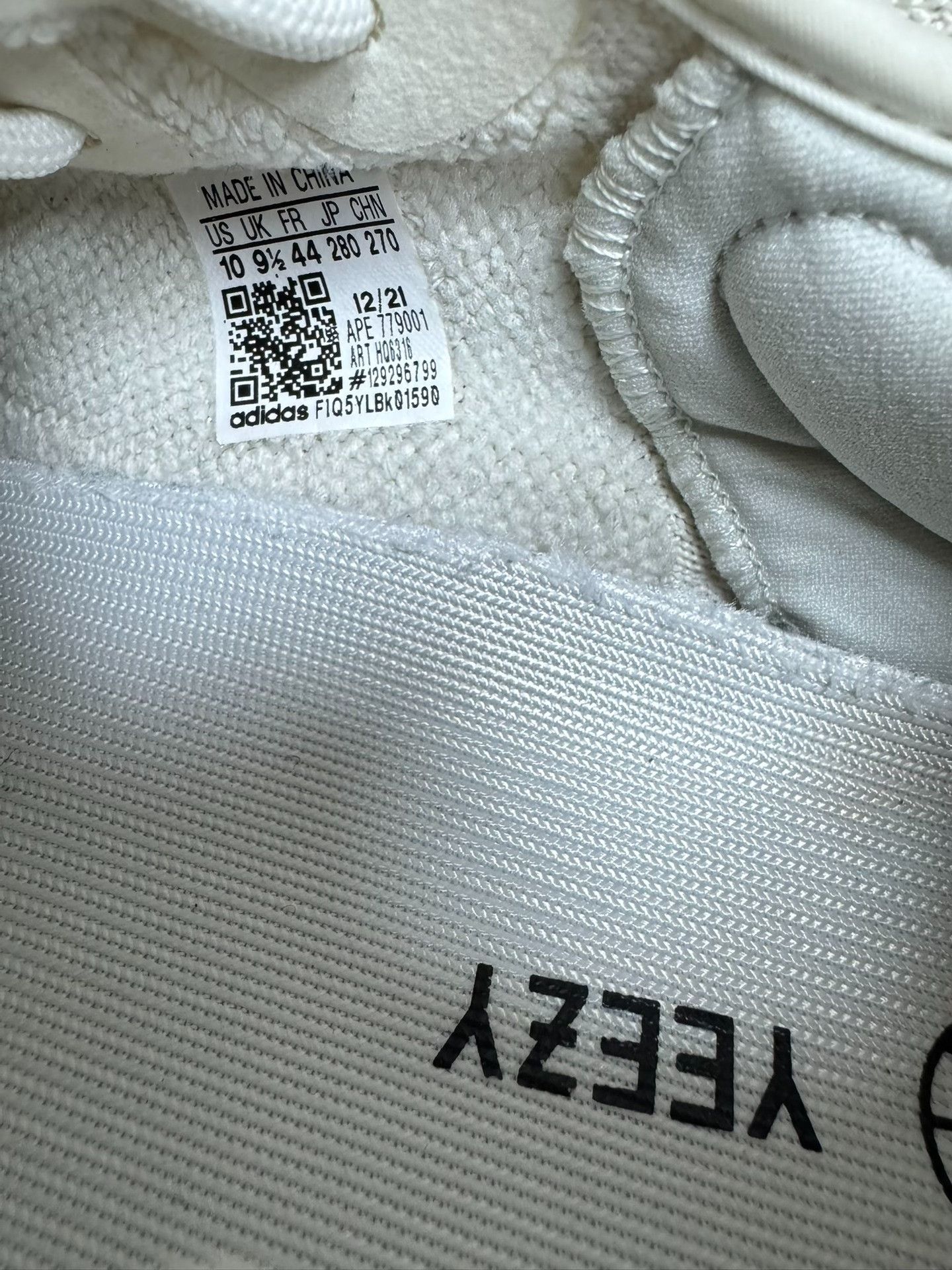 Adidas Adidas YEEZY350 White Lowtop Sneakers 35 Men Size US 5 / EU 37 - 3 Thumbnail