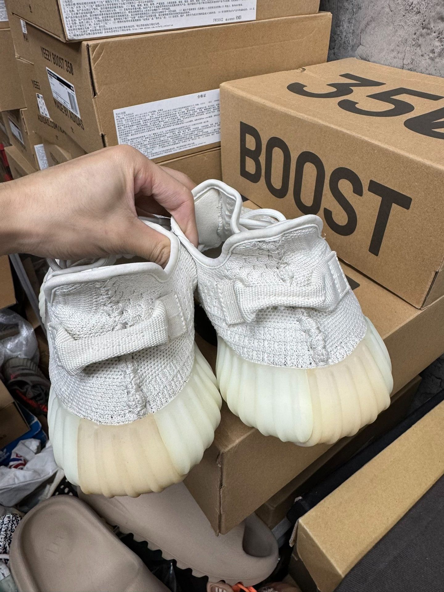 Adidas Adidas YEEZY350 White Lowtop Sneakers 35 Men Size US 5 / EU 37 - 4 Thumbnail