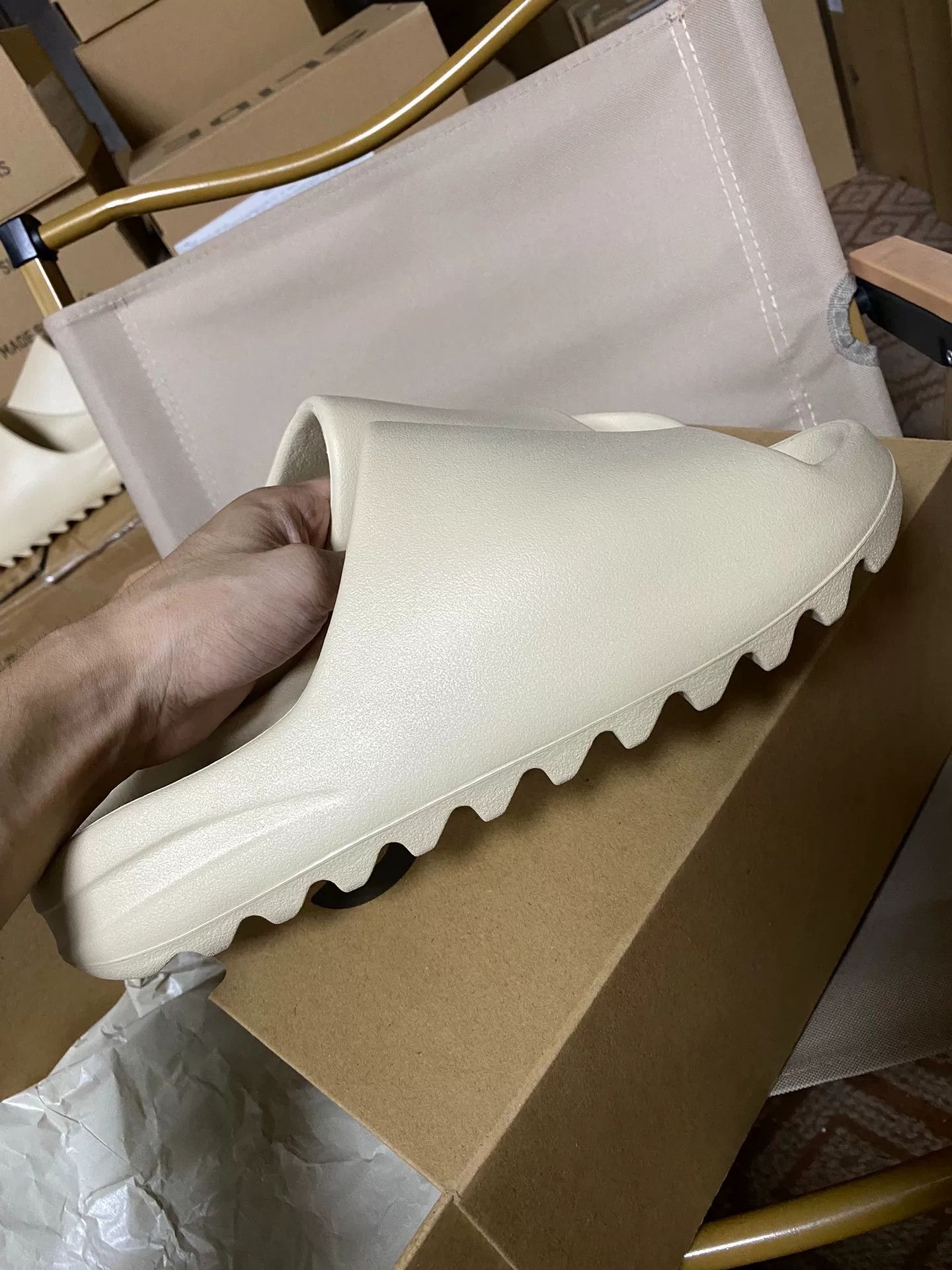 Yeezy Yeezy White Lowtop Sneakers 11 Men Size US 11 / EU 44 - 5 Thumbnail