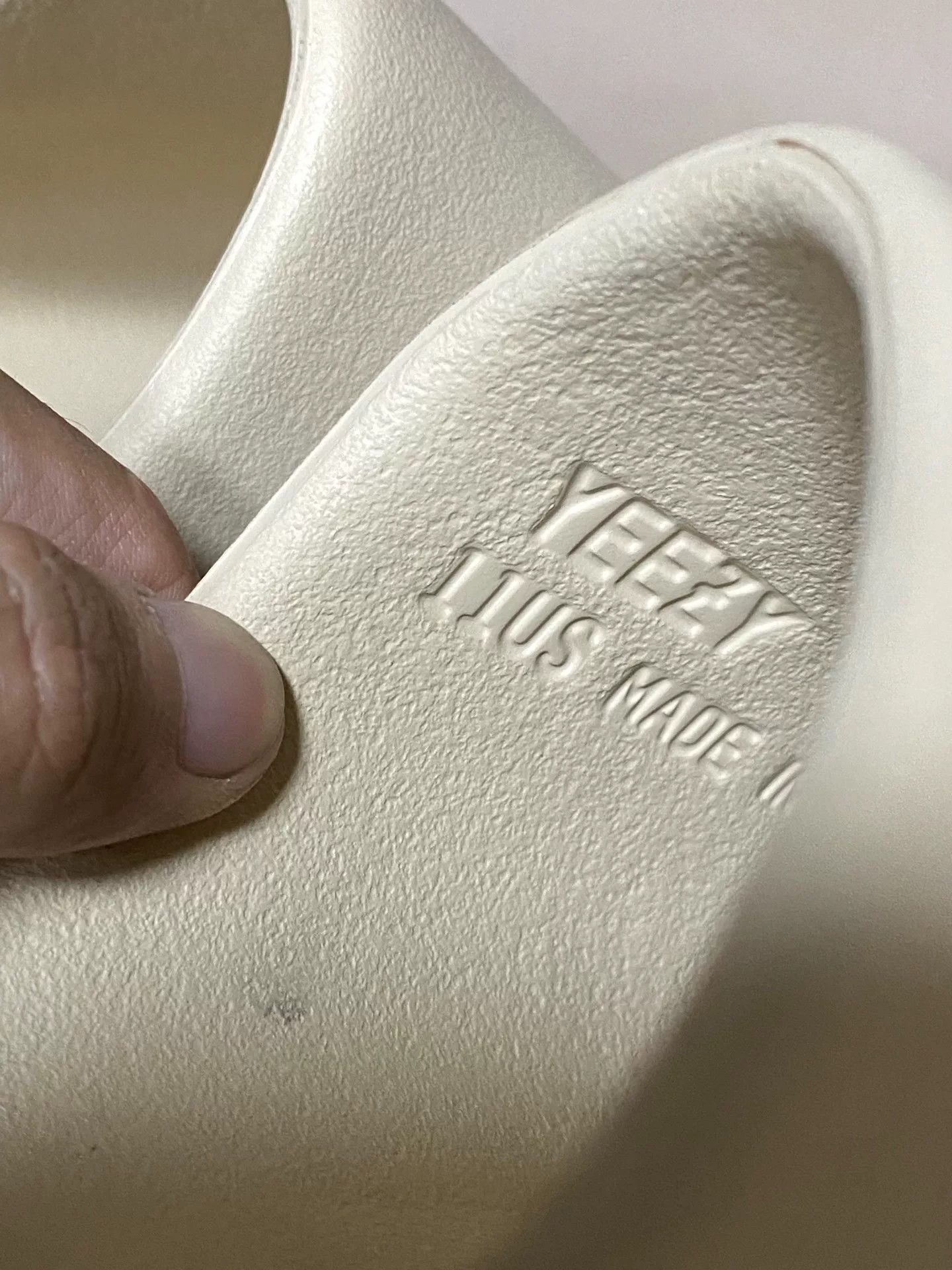 Yeezy Yeezy White Lowtop Sneakers 11 Men Size US 11 / EU 44 - 3 Thumbnail
