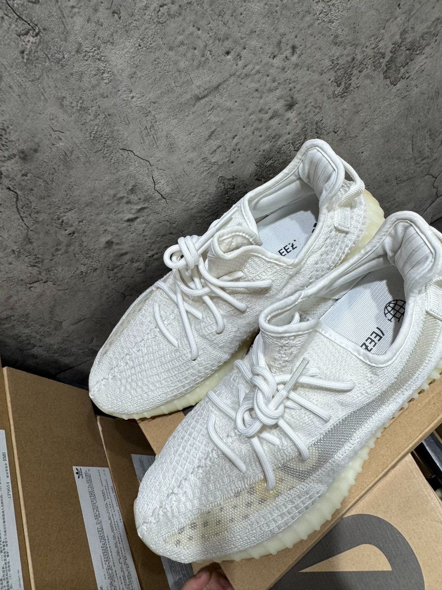 Adidas Adidas YEEZY350 White Lowtop Sneakers 10.5 Men Size US 10.5 / EU 43-44 - 5 Thumbnail